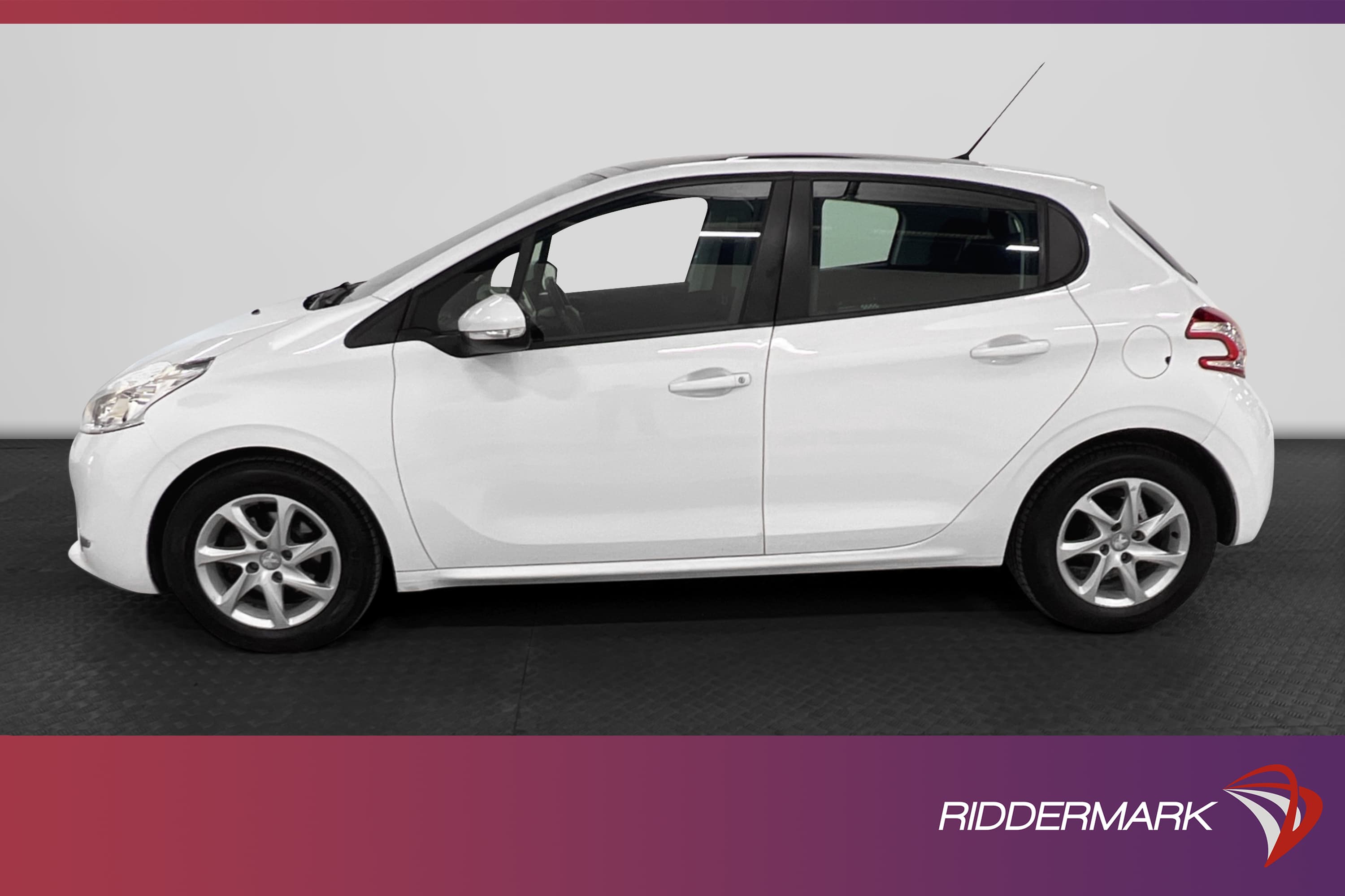 Peugeot 208 1.2VTi 82hk Nybesiktad Navi Glastak 