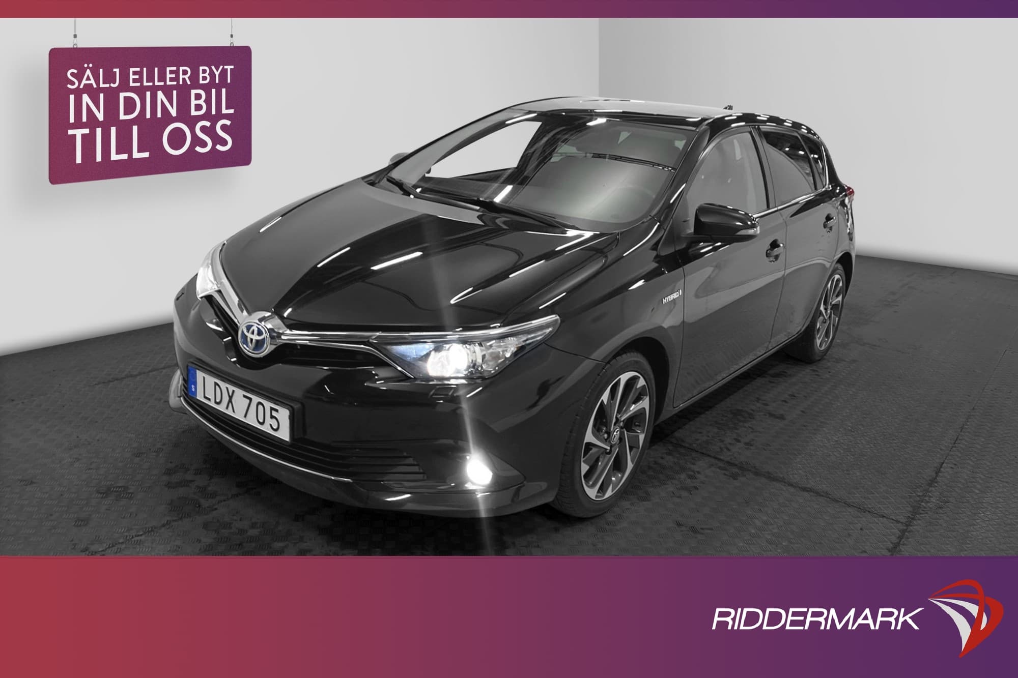 Toyota Auris Hybrid e-CVT 136hk