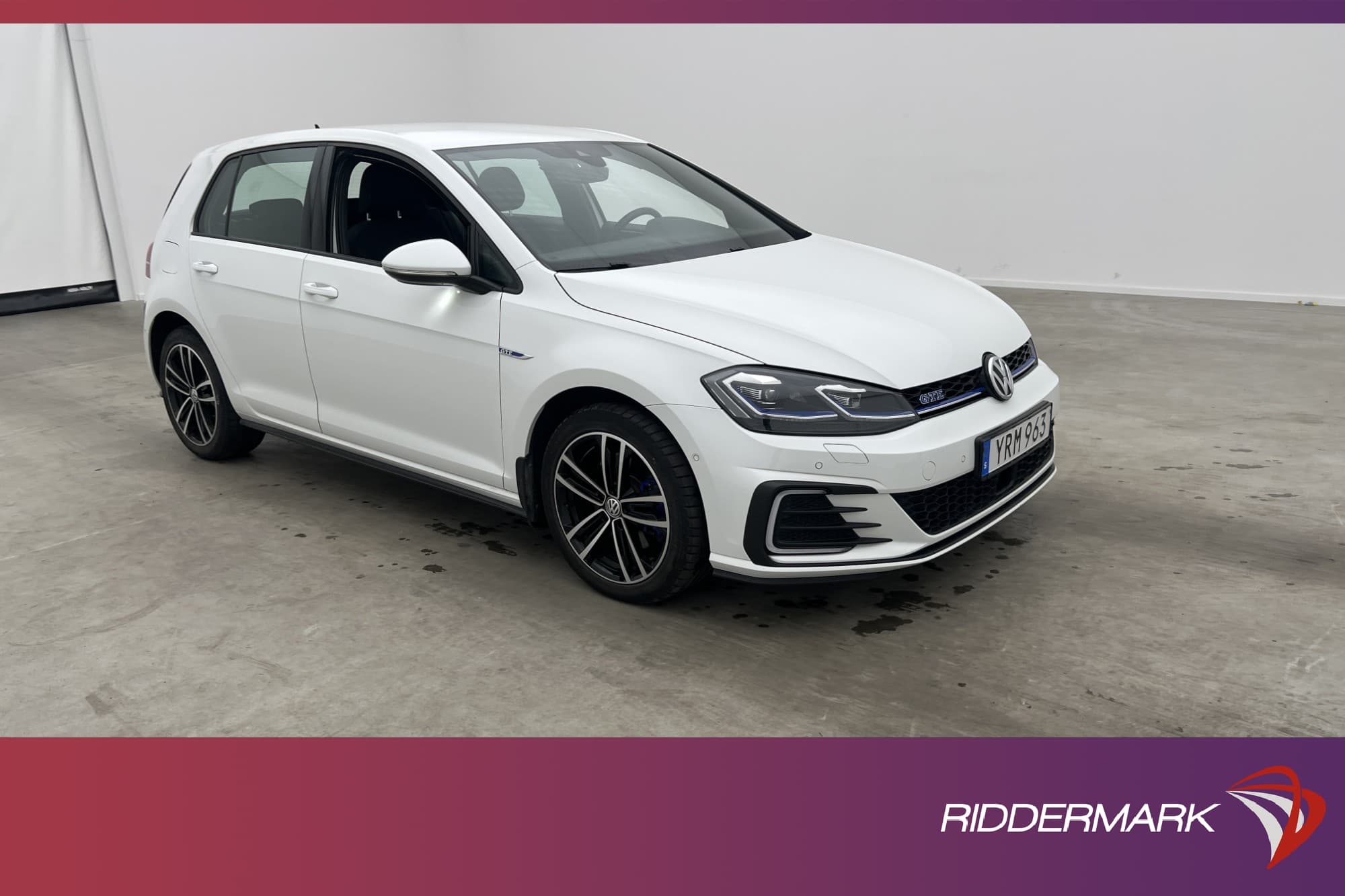 Volkswagen Golf GTE 204hk
