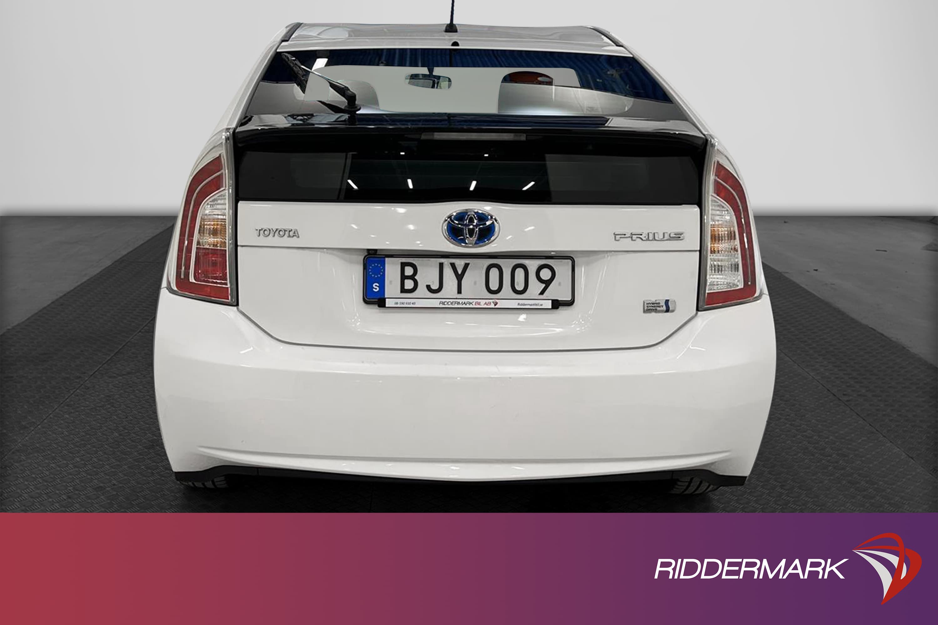 Toyota Prius Hybrid CVT 136hk B-Kamera 360kr Skatt 0,39L/mil