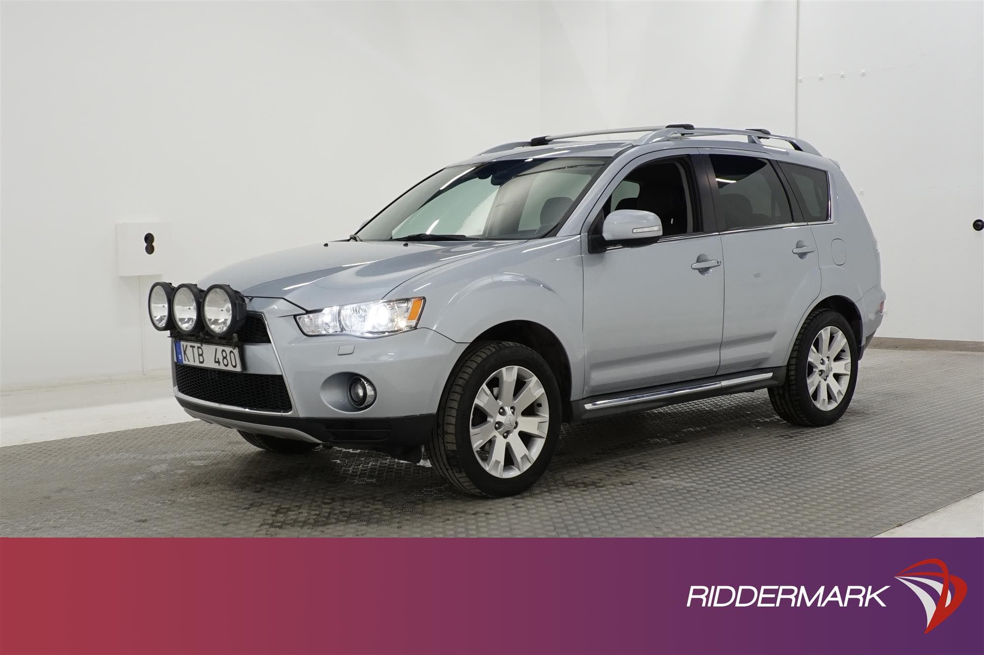 Mitsubishi Outlander 4WD 156hk