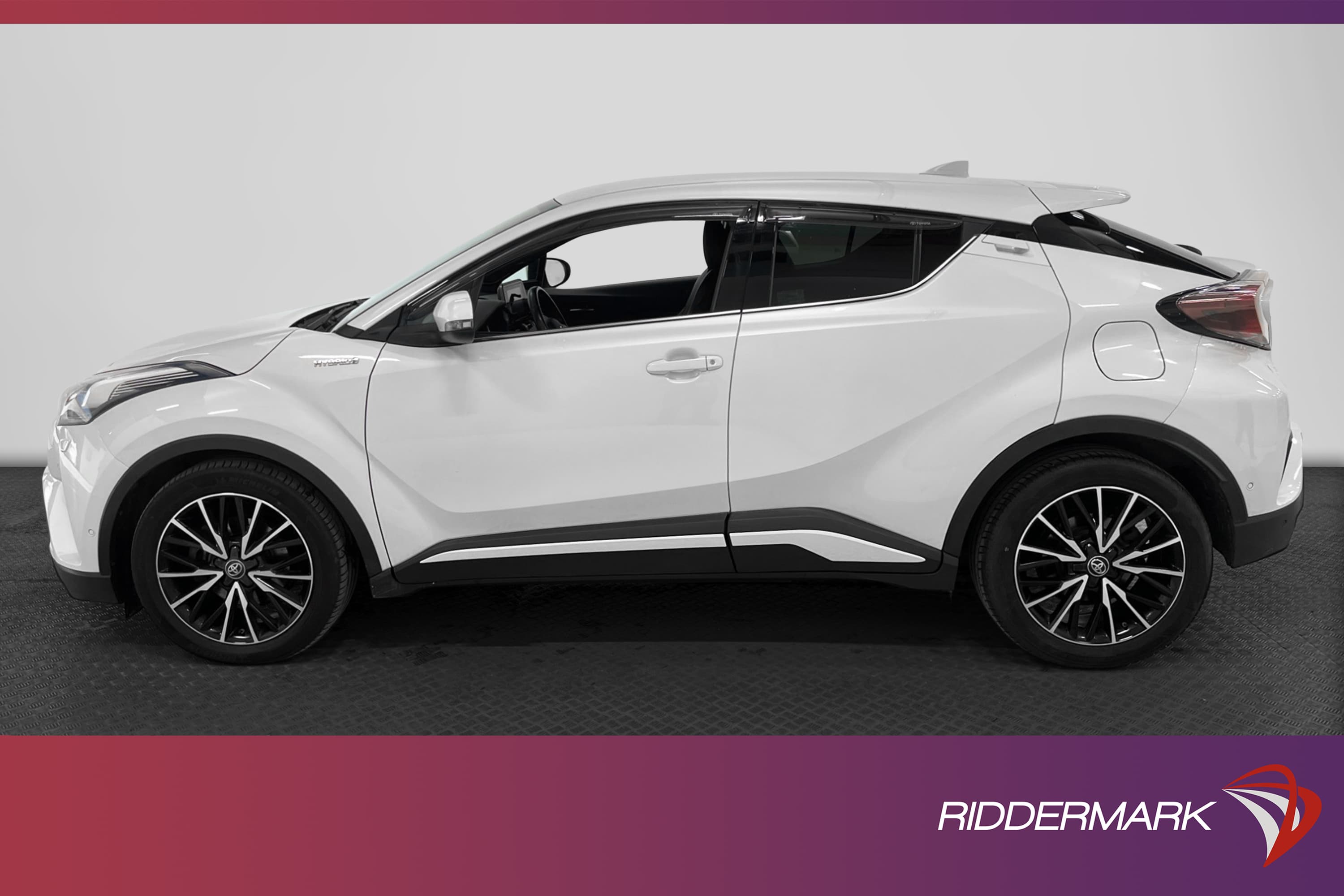 Toyota C-HR Hybrid CVT 122hk