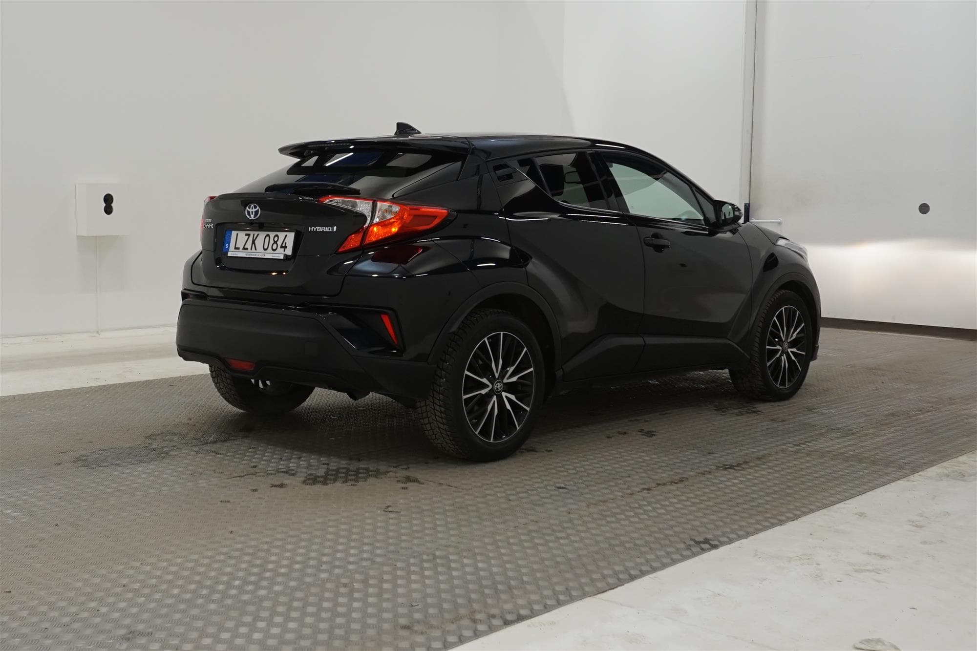 Toyota C-HR Hybrid 122hk JBL B-Kamera Svart Innertak Keyless