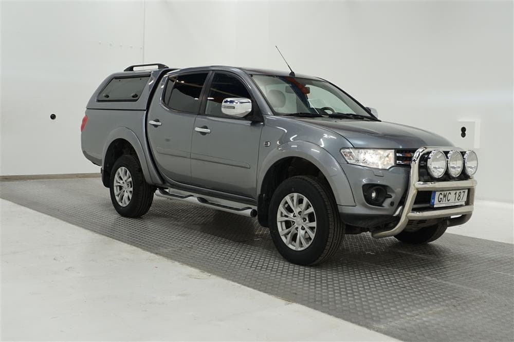 Mitsubishi L200 2.5 DI-D 178hk Drag Skinn Värmare Moms