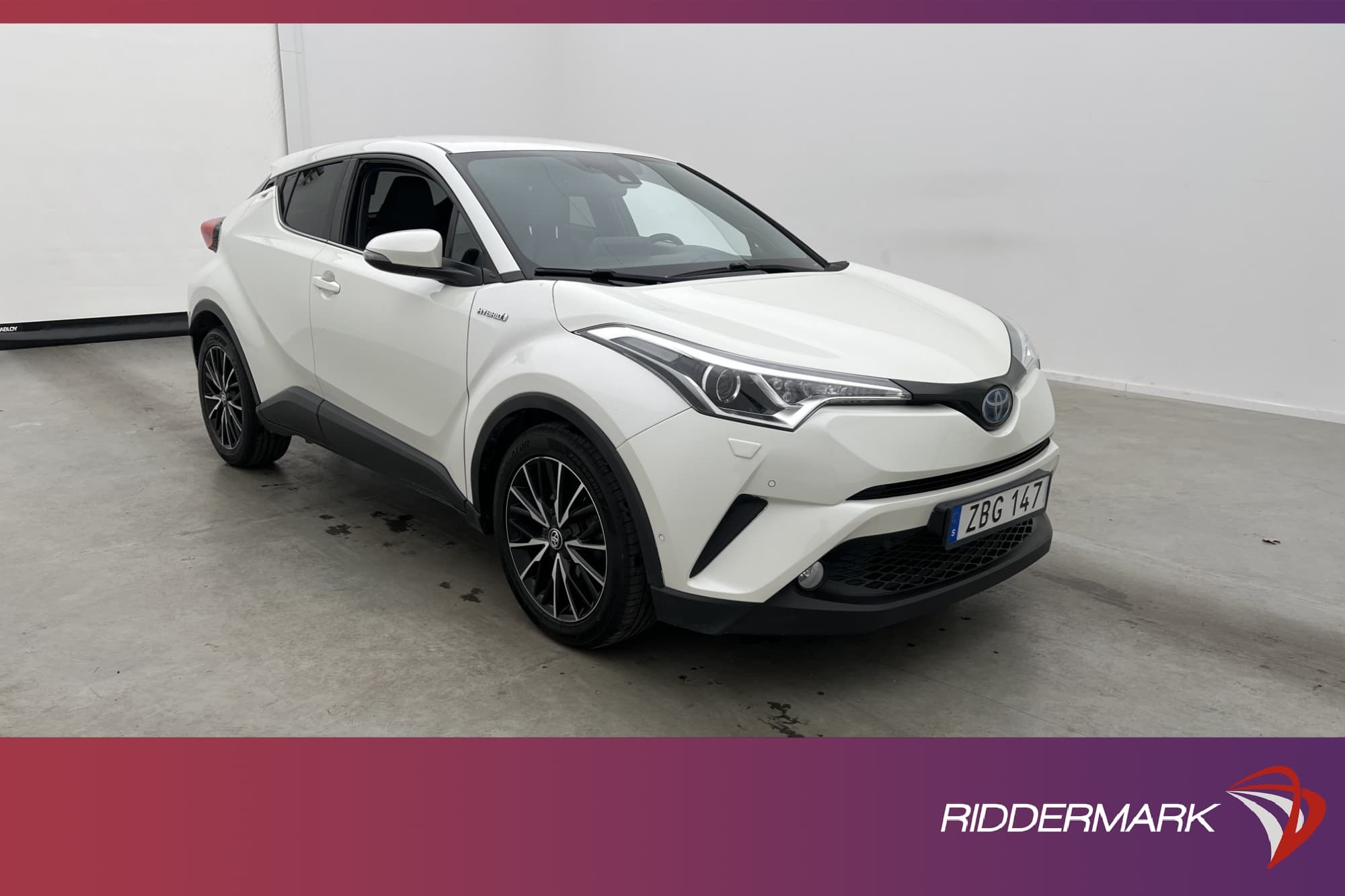 Toyota C-HR Hybrid 122hk