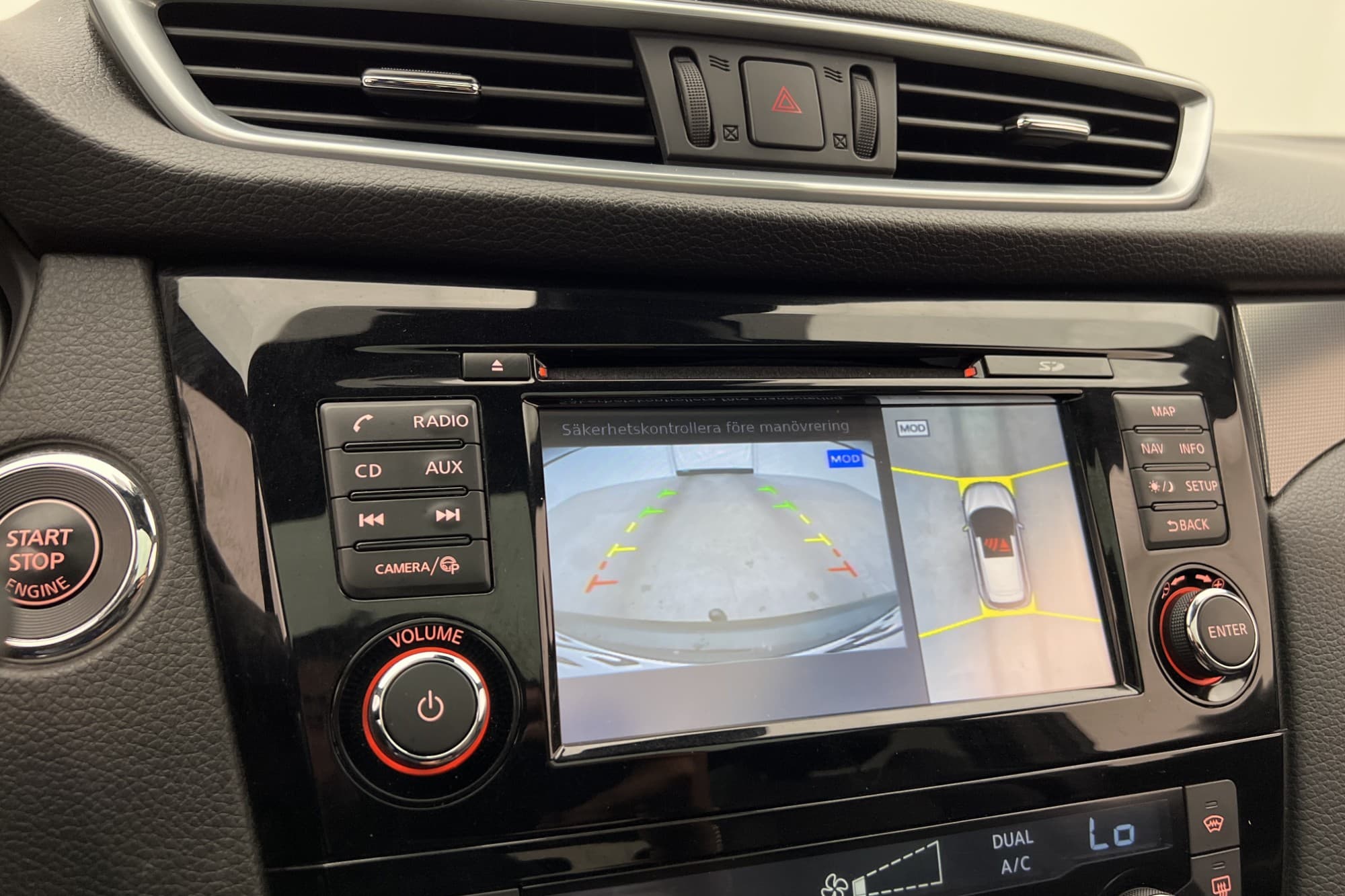 Nissan Qashqai 115hk Tekna + Pano BOSE 360° Navi Skinn Drag