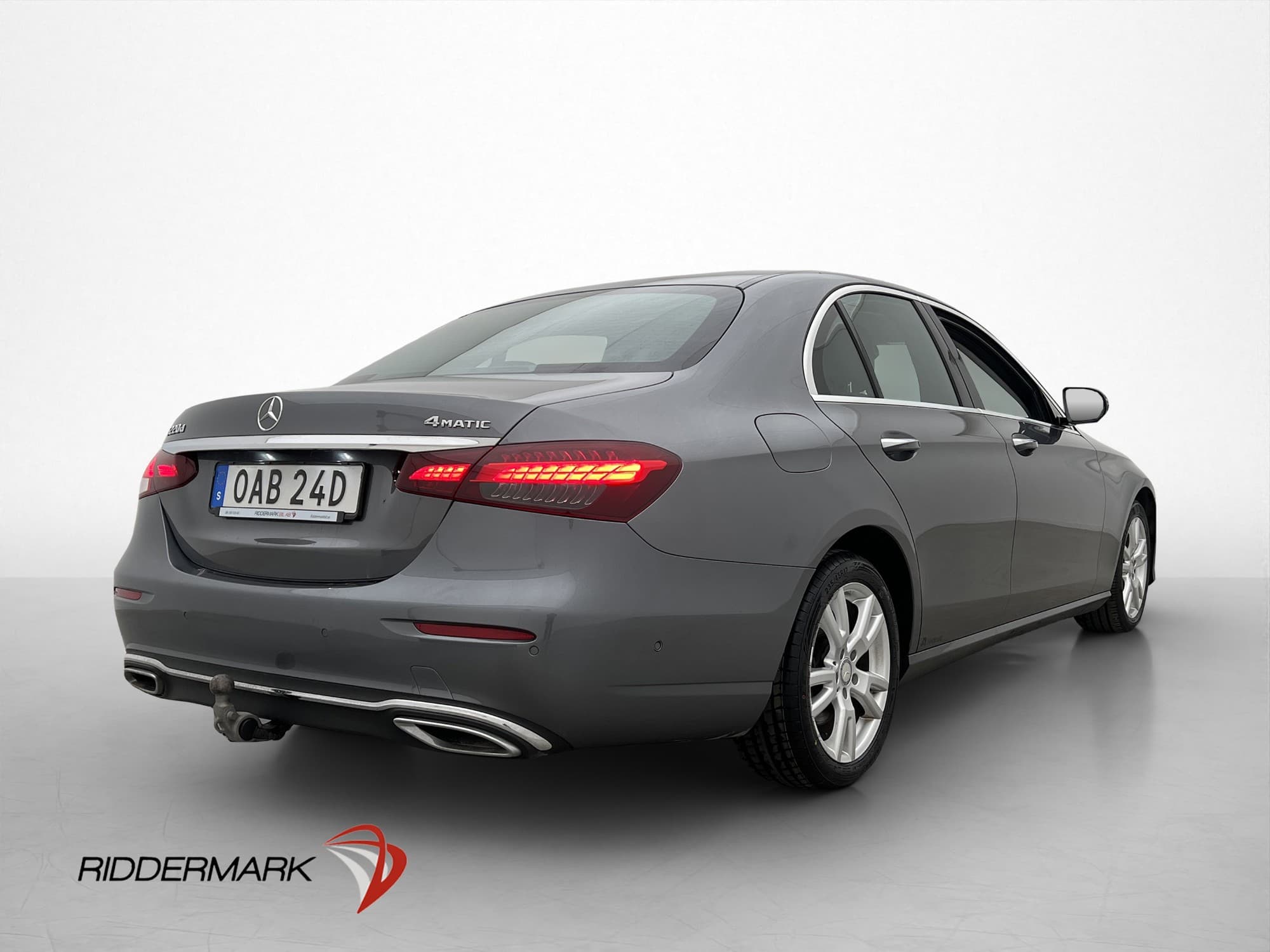 Mercedes-Benz E 220 d 4M Drag Värmare 360° Widescreen Navi