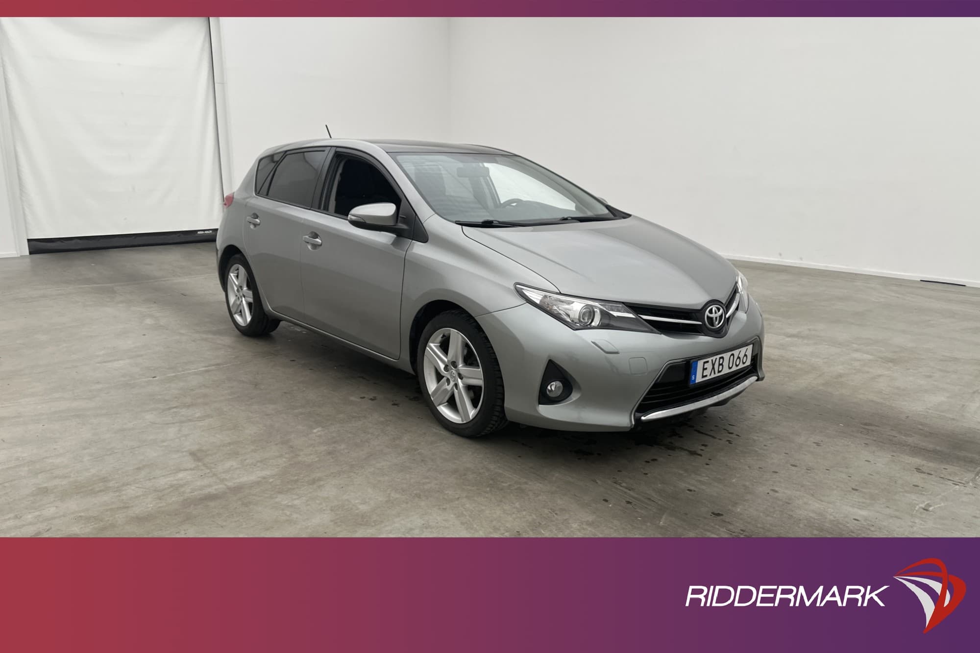 Toyota Auris 1.6 Valvematic 132hk Style Två-Bruk Pano Kamera
