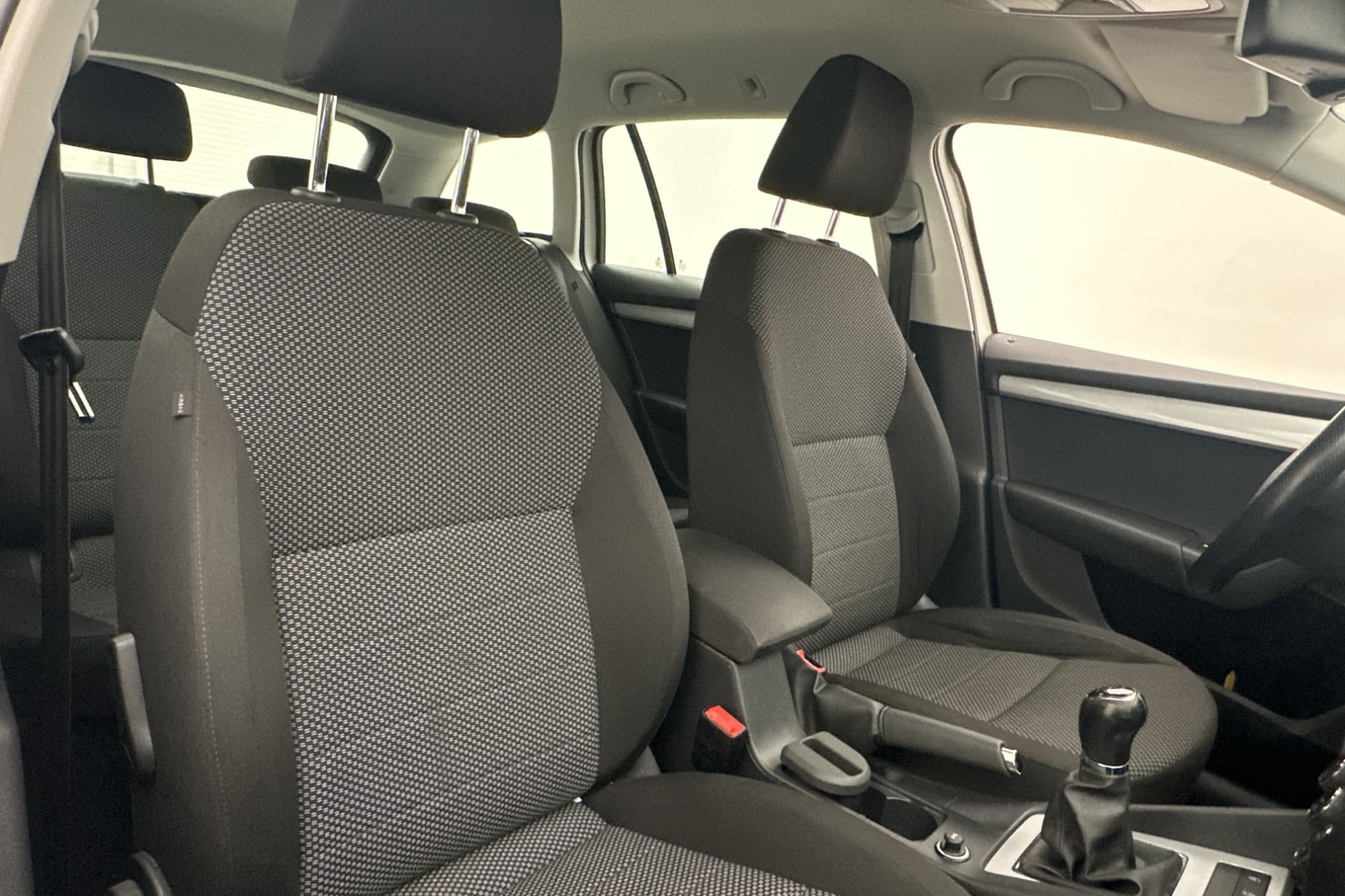 Skoda Octavia Kombi 105hk Sensorer Farthållare Bluetooth