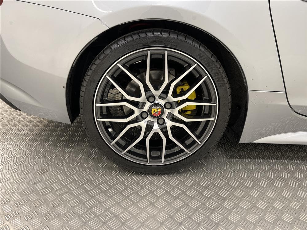 Fiat 124 Spider 1.4 "Abarth" Navi Skinn B-kamerainteriör