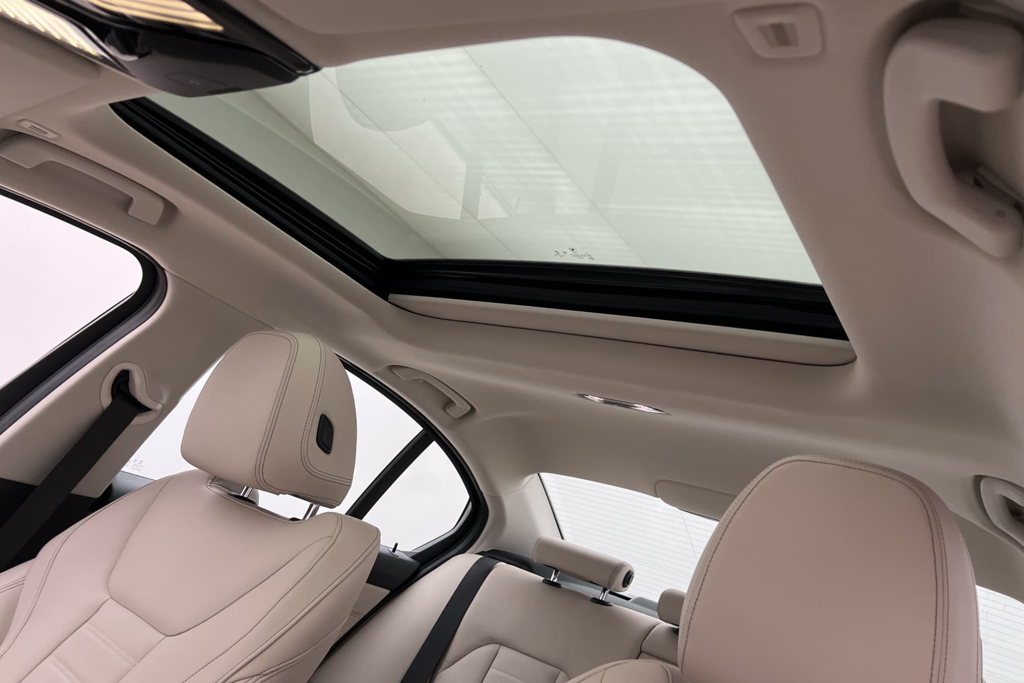 BMW 330e xDrive 292hk Sport line Taklucka Head up Skinn 360*