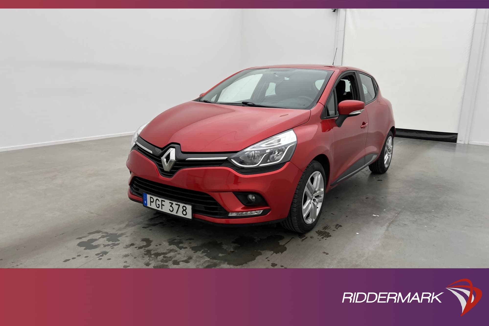 Renault Clio 1.2 Manuell 73hk Bass-Reflex Navigation