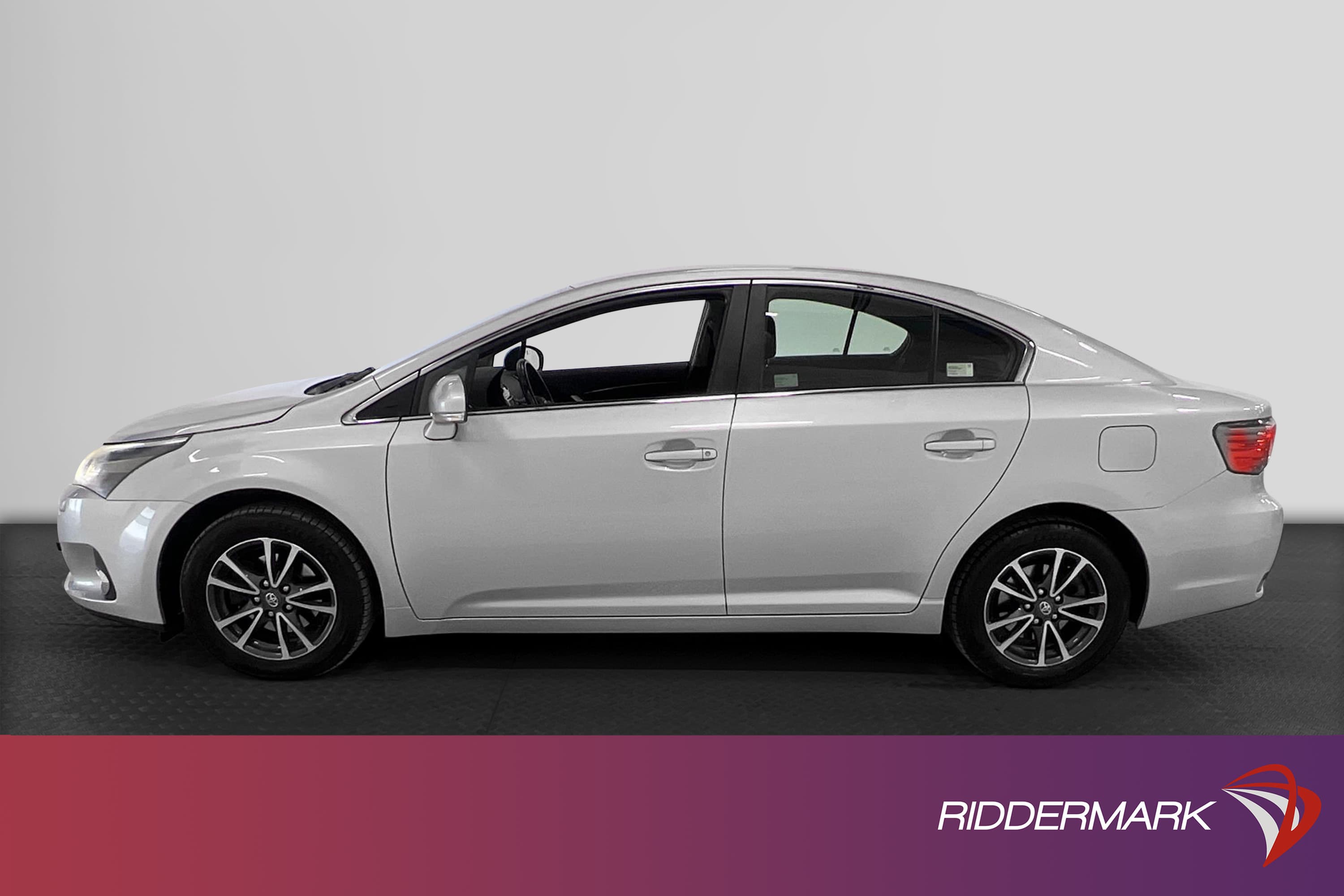 Toyota Avensis 1.8 147hk M&K-Värmare