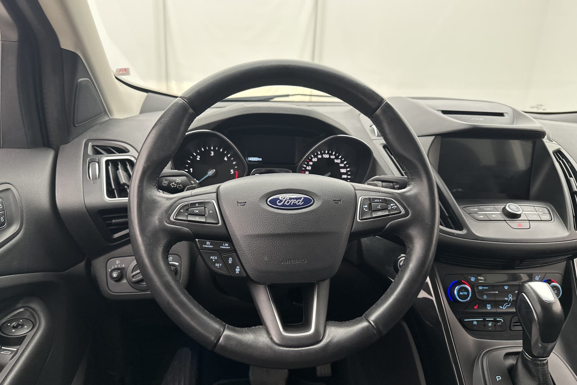 Ford Kuga TDCi AWD 180hk Titanium Kamera Halvskinn CarPlay