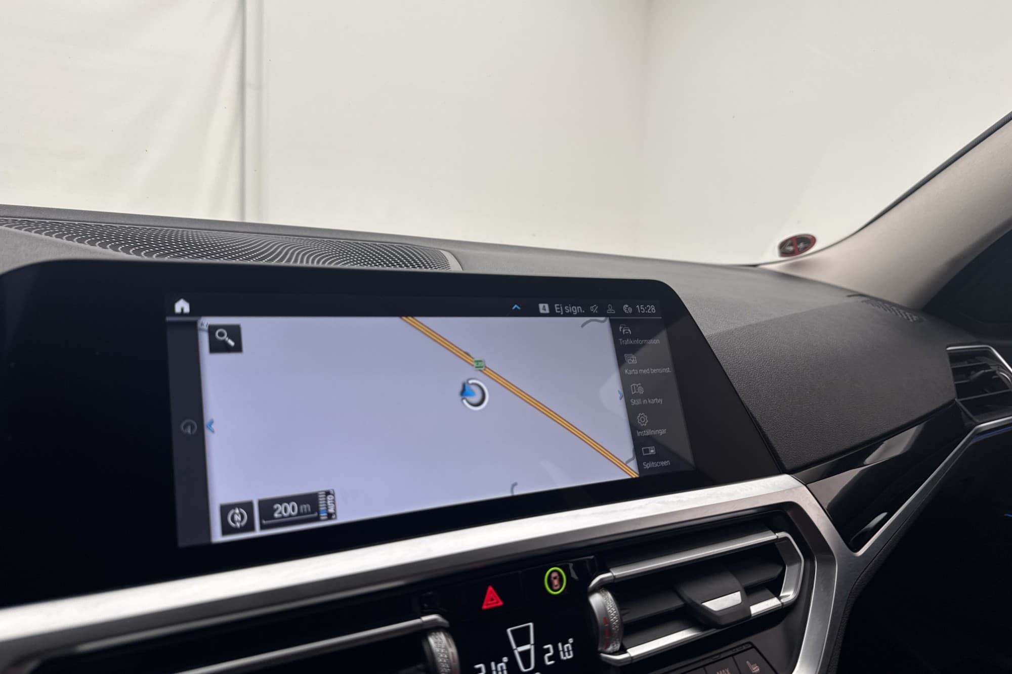 BMW 330e xDrive Touring Sport line HiFi Drag Skinn Navi