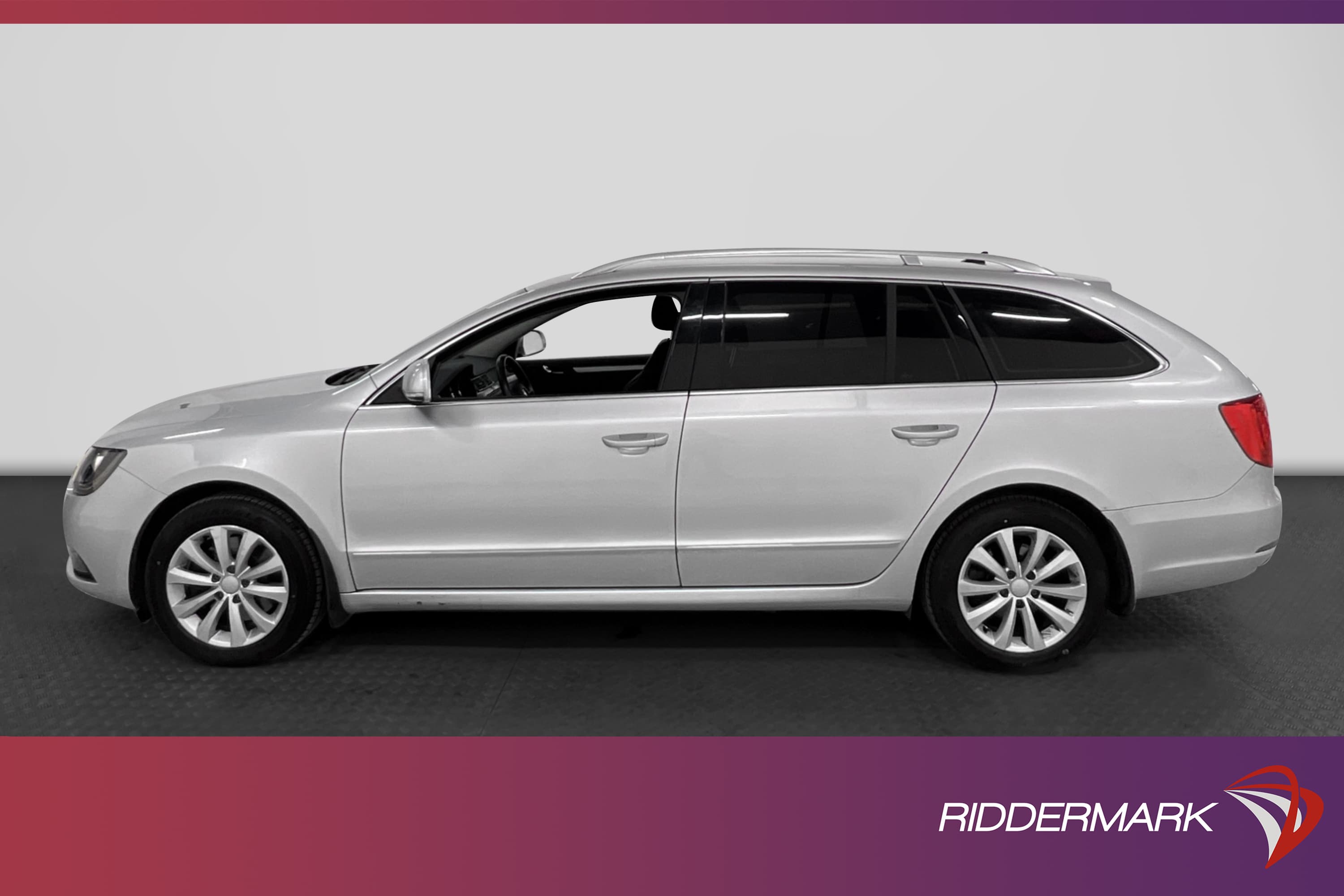 Skoda Superb 2.0 TDI 4x4 170hk Business Värmare Navi 