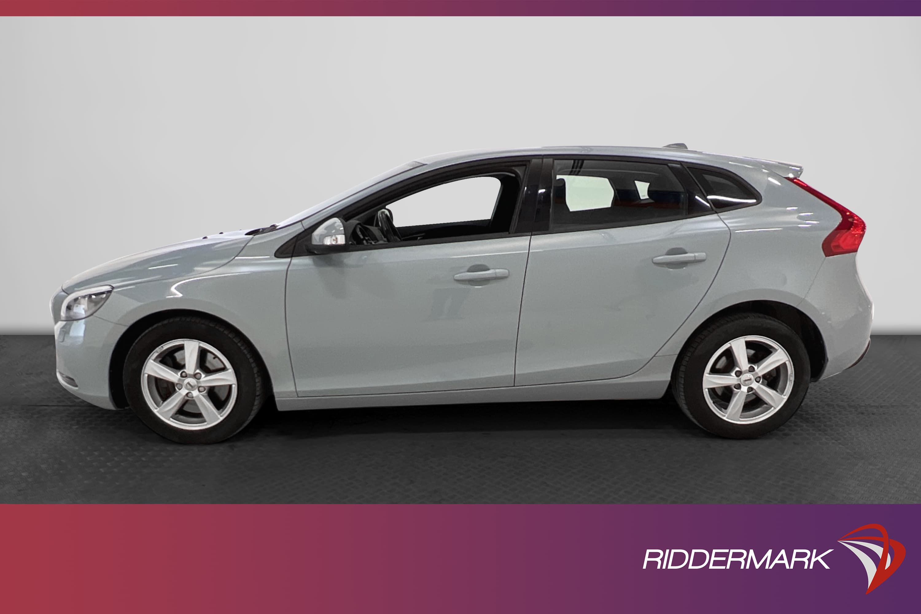 Volvo V40 T2 122hk