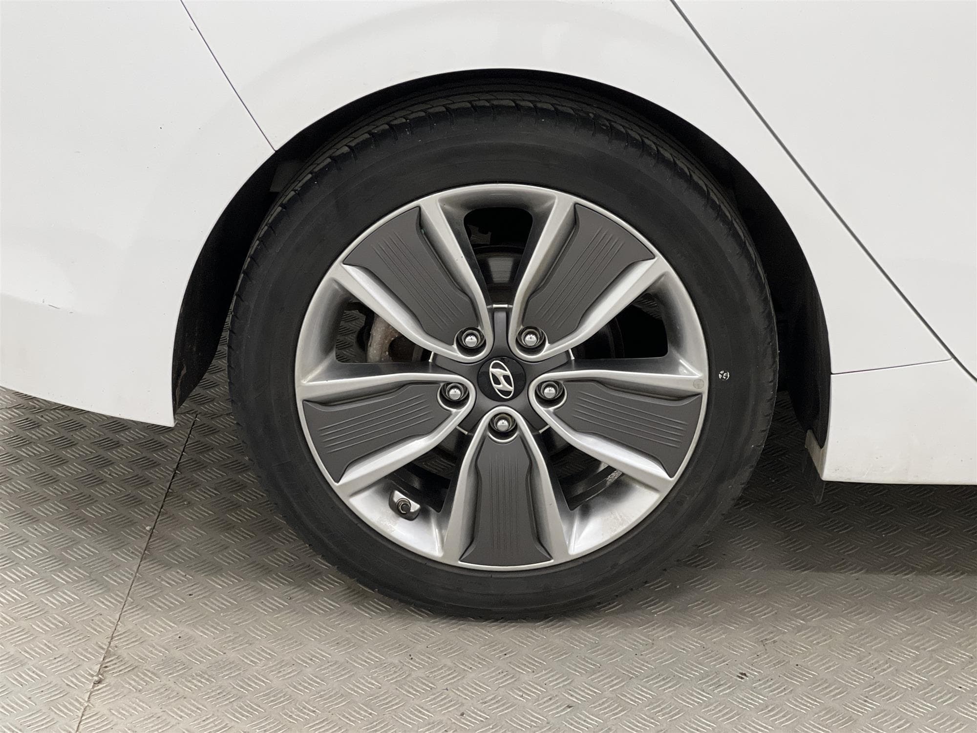 Hyundai Ioniq 1.6 Hybrid 141hk Premium Plus Kamera 0,39l/mil