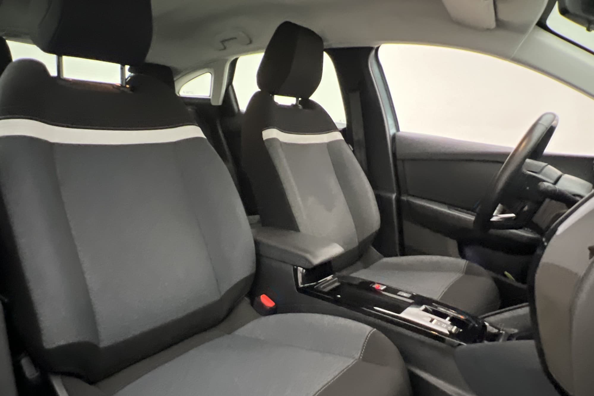 Citroën e-C4 136hk P-Sensorer CarPlay Farthållare Rattvärme