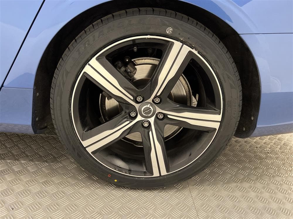 Volvo V90 T6 310hk AWD R-Design Värmare VOC Pano Navi Kamerainteriör