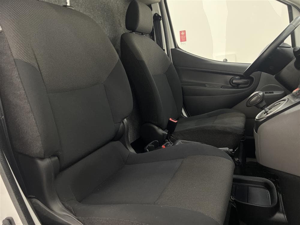 Nissan e-NV200 40 kWh Aut 109hk B-kamera Nyservad Moms 