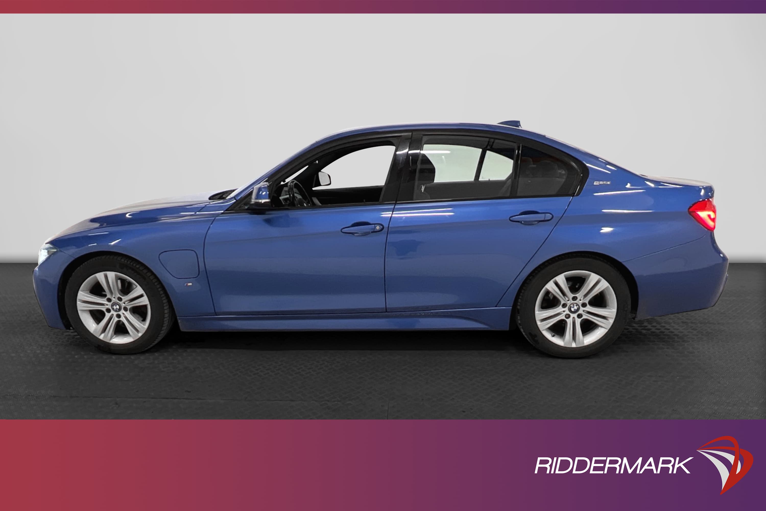 BMW 330e Sedan 252hk