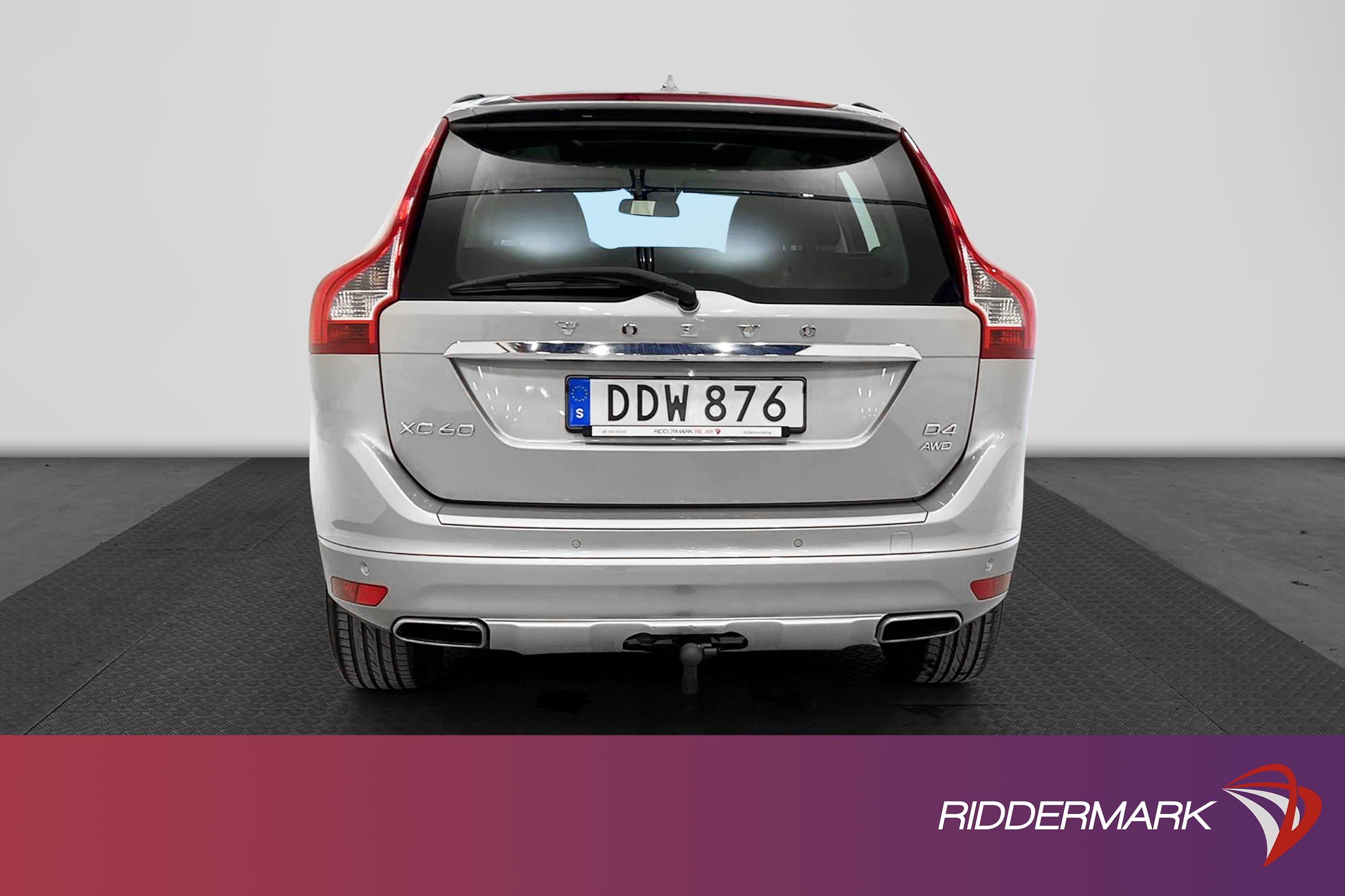 Volvo  XC60 D4 AWD 181hk Voc Pano Navi D-Värm Drag PDC 