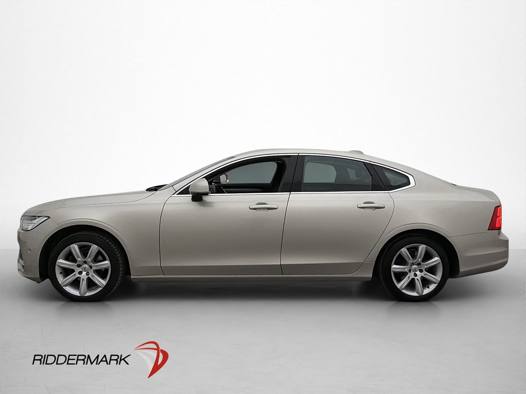 Volvo S90 D4 AWD Momentum Plus VOC Värmare 4-Zon Navi Drag