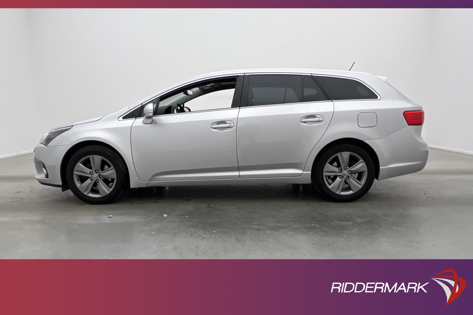 Toyota Avensis 1.8 147hk