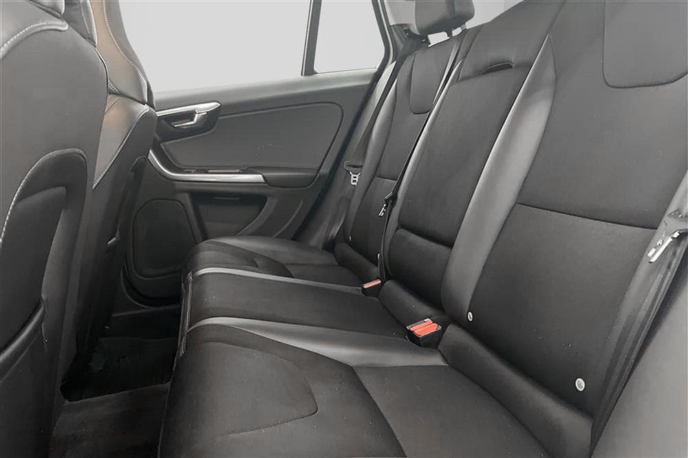 Volvo V60 D4 190hk AWD Classic Momentum Voc Dragkrok Navi interiör
