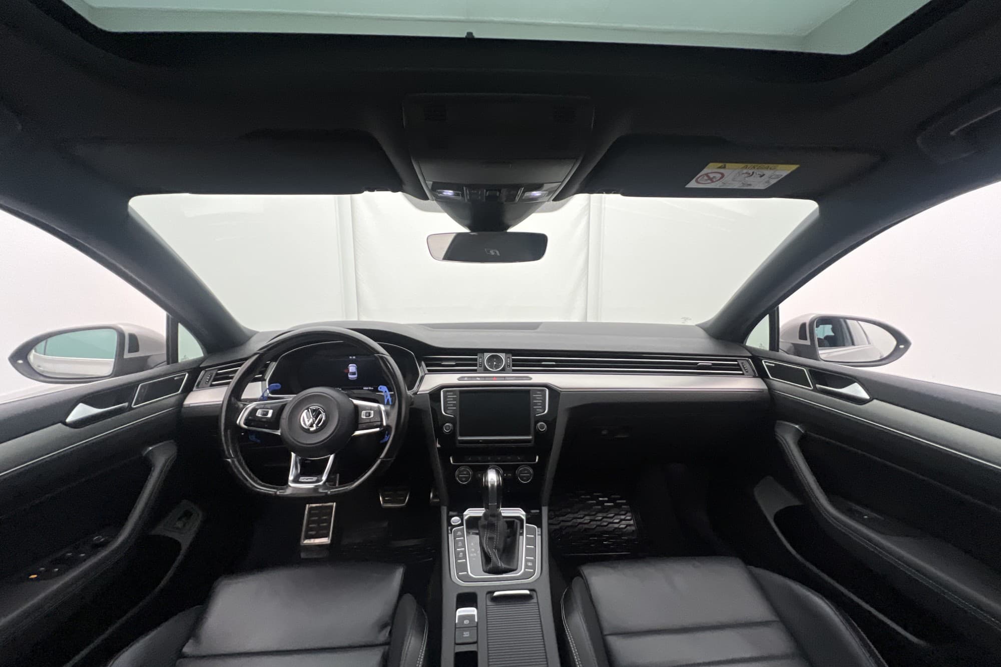 Volkswagen Passat 4M 280hk R-Line Dynaudio Taklucka Cockpit