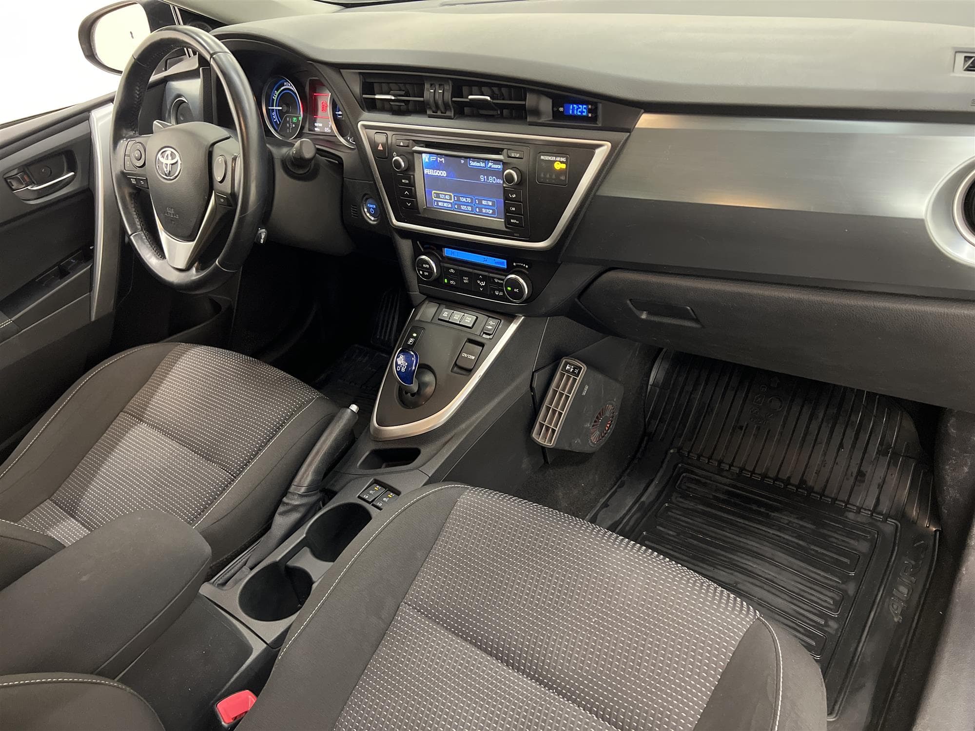 Toyota Auris TS Hybrid 136hk M&K-Värmare B-Kamera 0,36L/mil