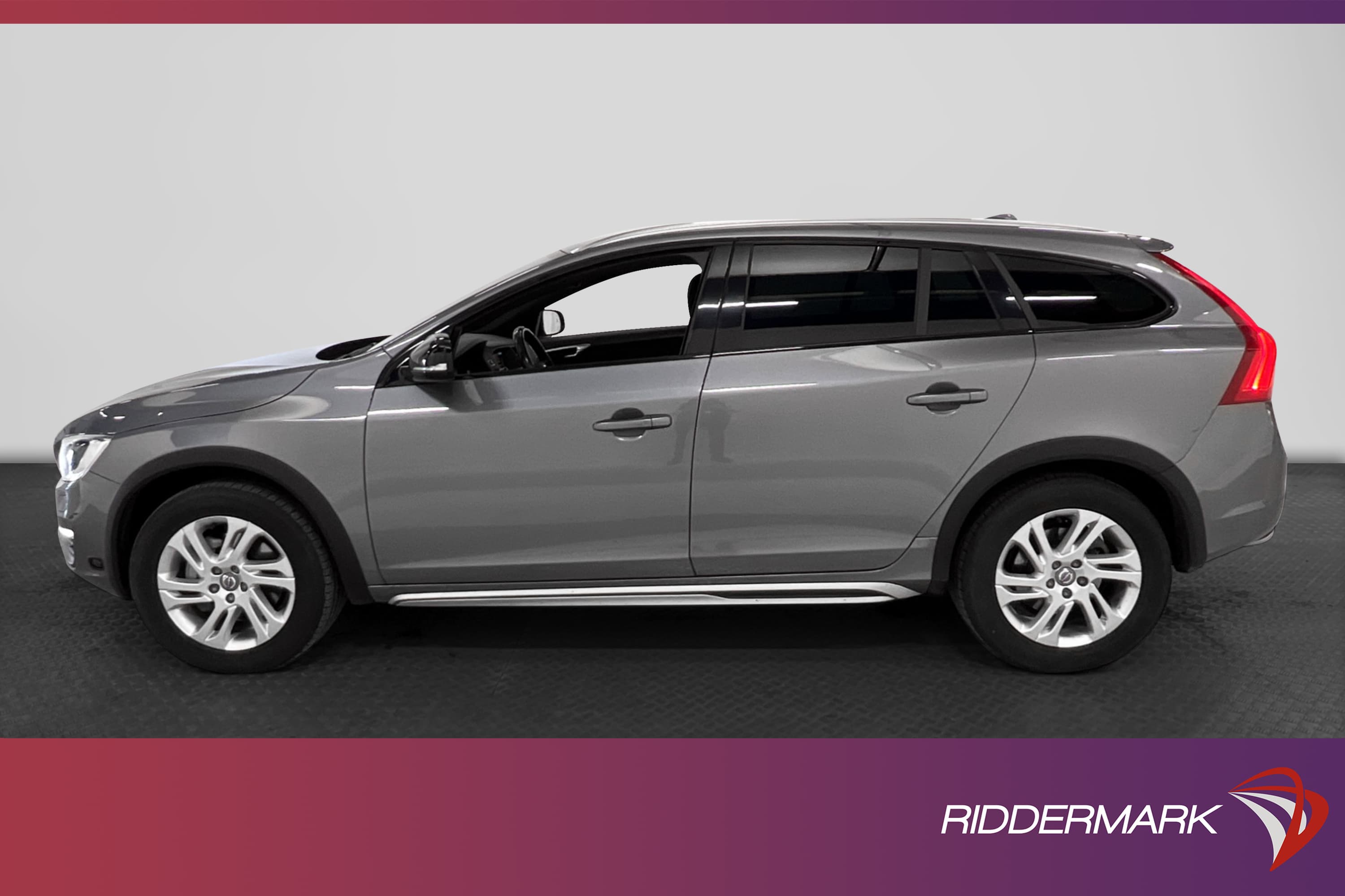 Volvo V60 CC D4 AWD  VOC D/M-värm B-kamera Skinn Drag Lågmil