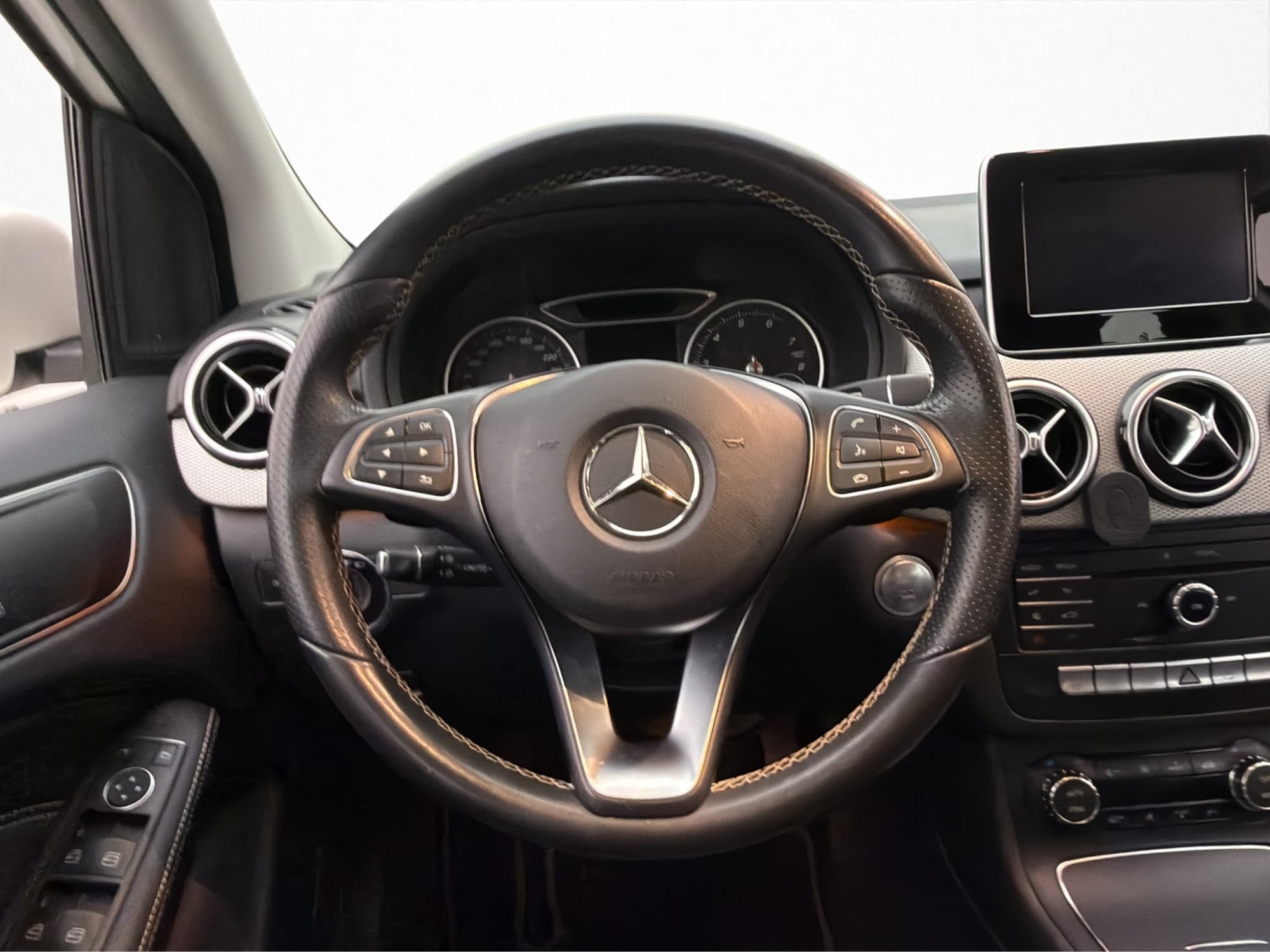 Mercedes-Benz B 180 Urban P-Värmare Kamera Havlskinn Keyless