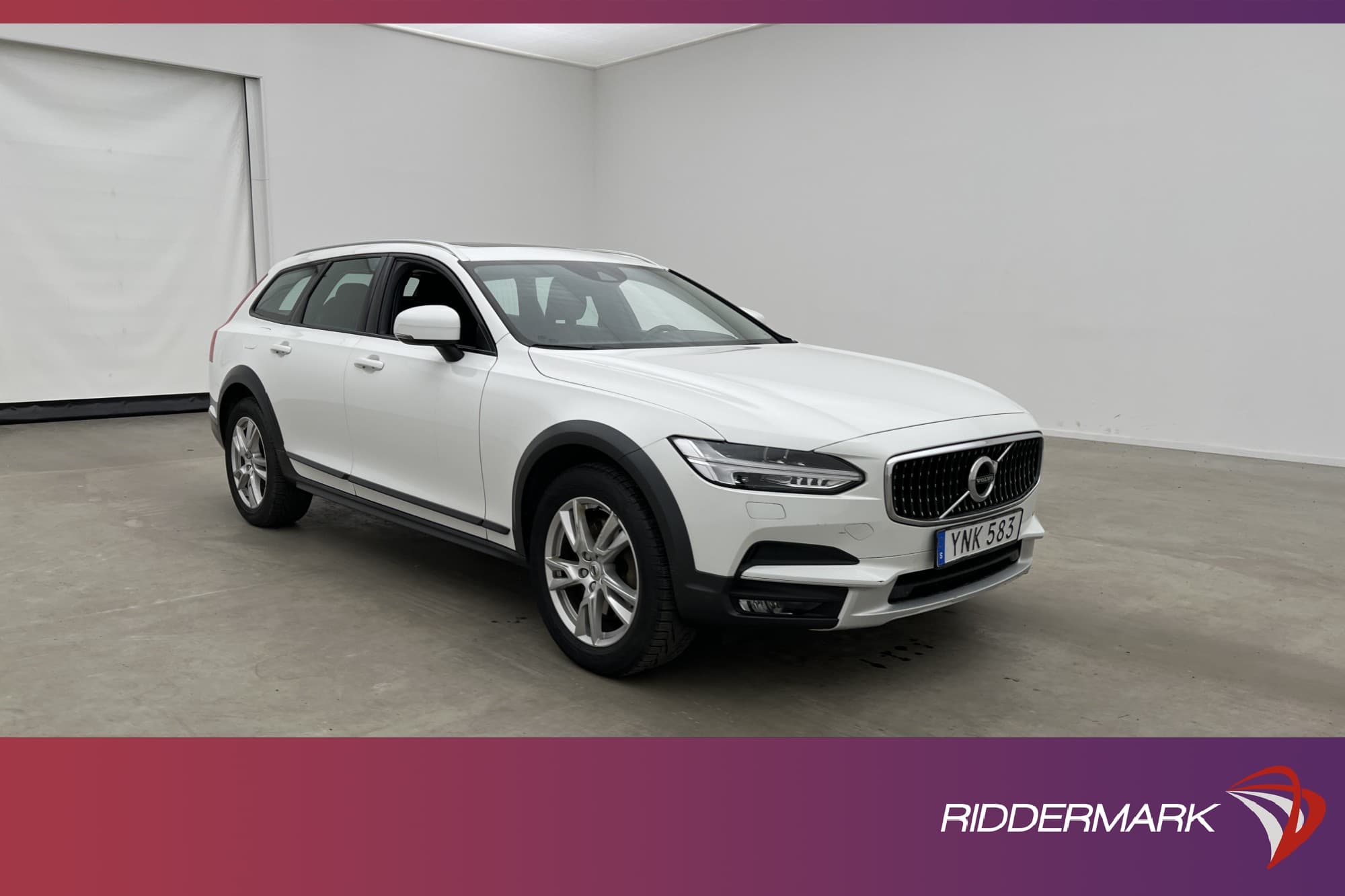 Volvo V90 Cross Country D4 AWD Plus