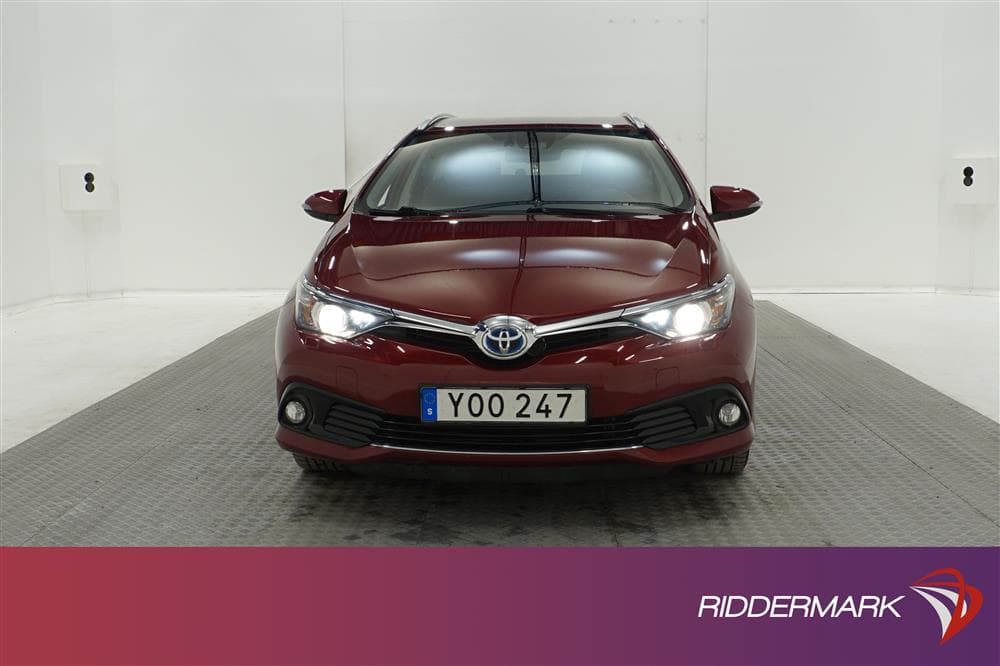 Toyota Auris Touring Hybrid 136hk