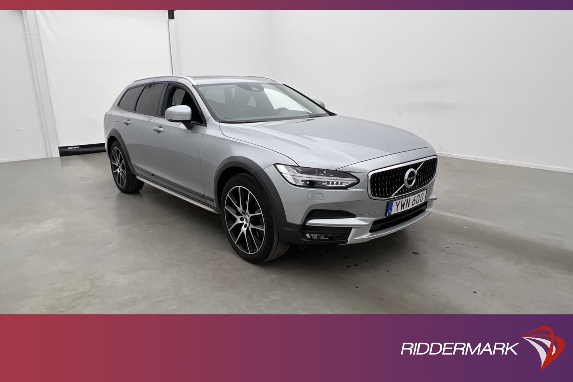 Volvo V90 Cross Country D4 AWD