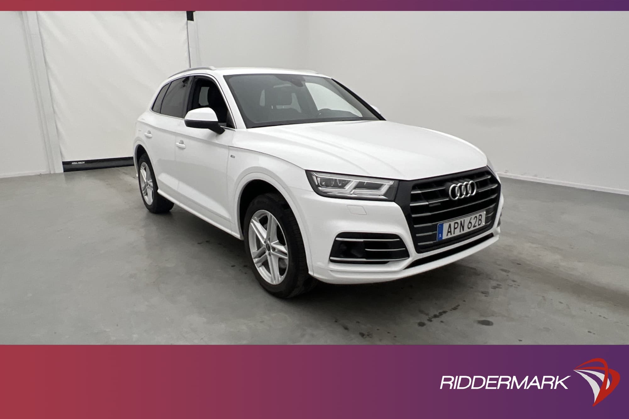 Audi Q5 55 TFSI e Quattro 367hk S-Line Halvskinn Drag MOMS