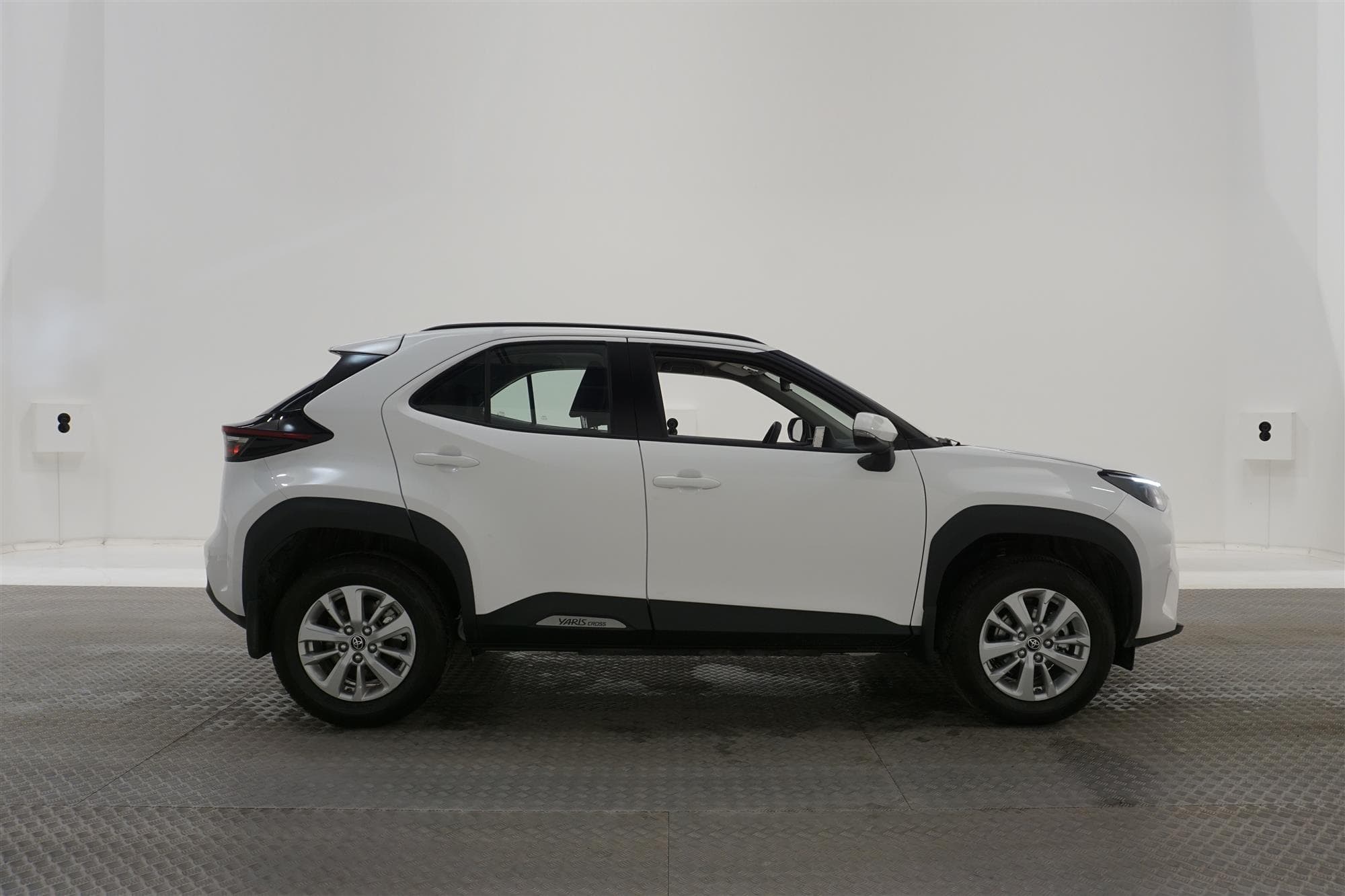 Toyota Yaris Cross Hybrid e-CVT 116hk Active B-Kamera