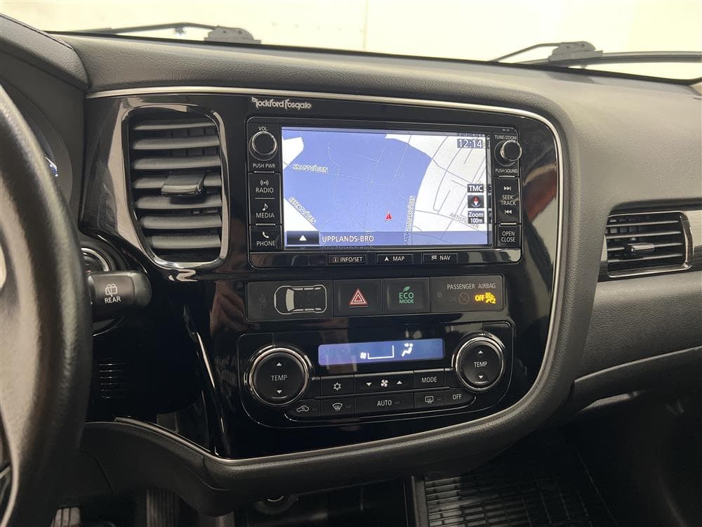 Mitsubishi Outlander 4WD Business Kamera 7-Sits HELG KAMPANJinteriör