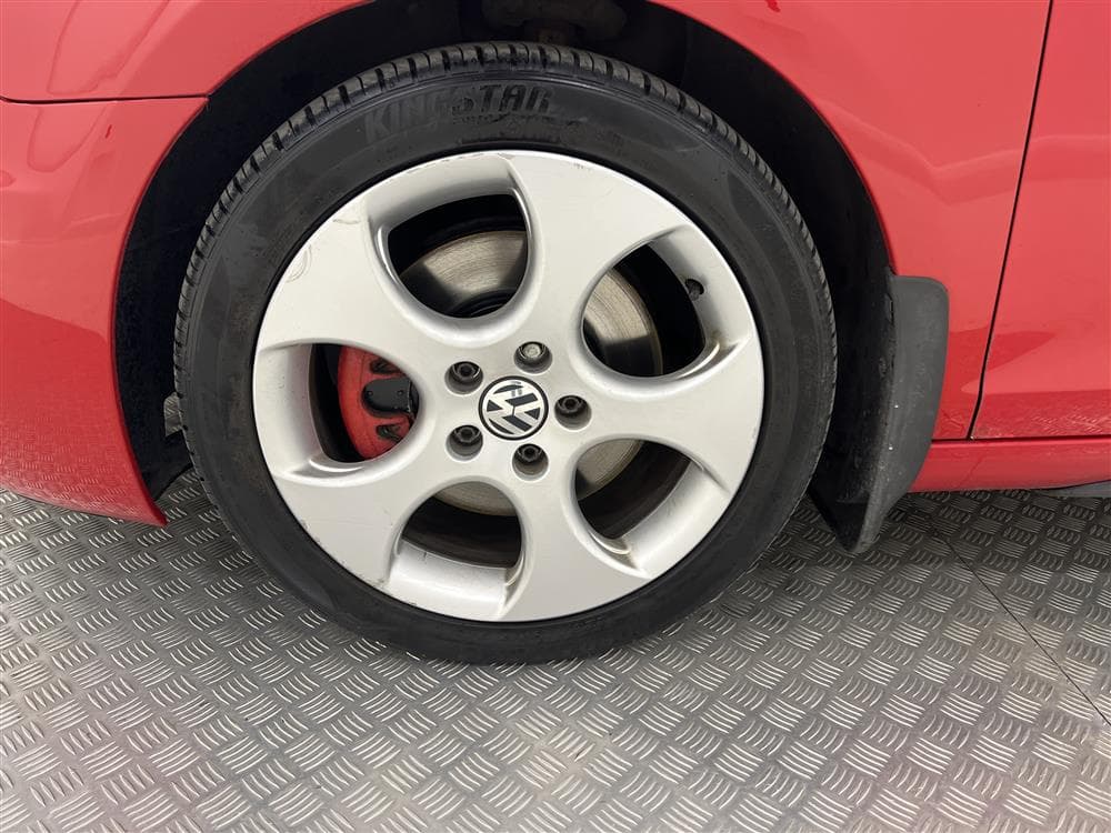 Volkswagen Golf GTI 211hk Välservad Nybesiktigad 0,74l/milinteriör