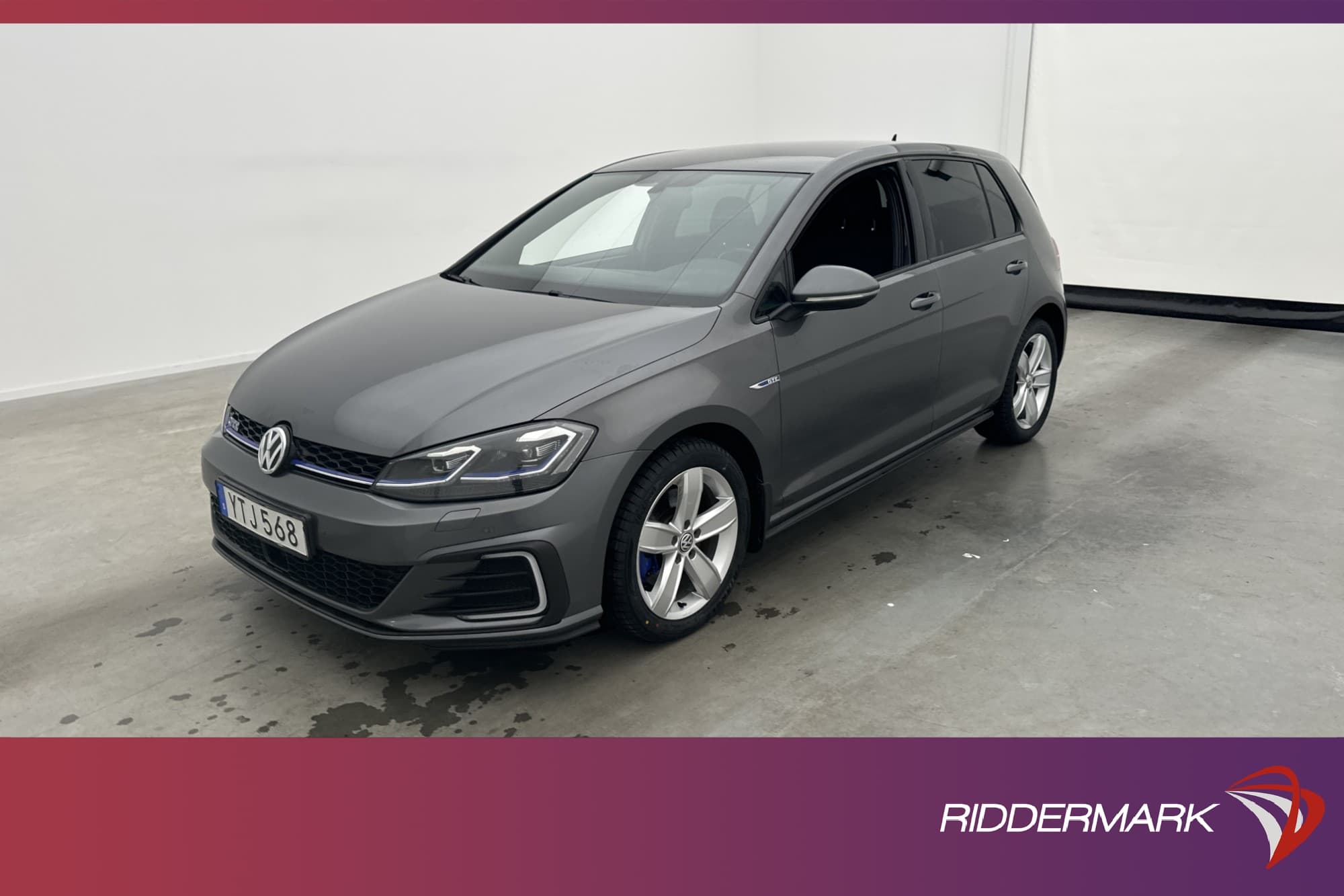 Volkswagen Golf GTE 204hk