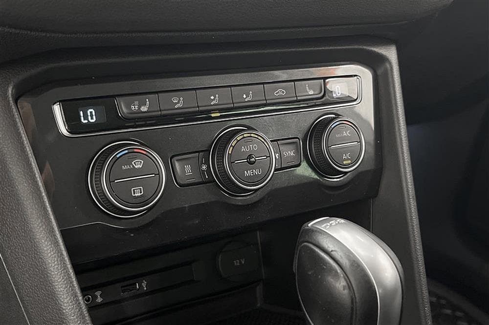 Volkswagen Tiguan 4M 190hk GT Värmare Active info Draginteriör