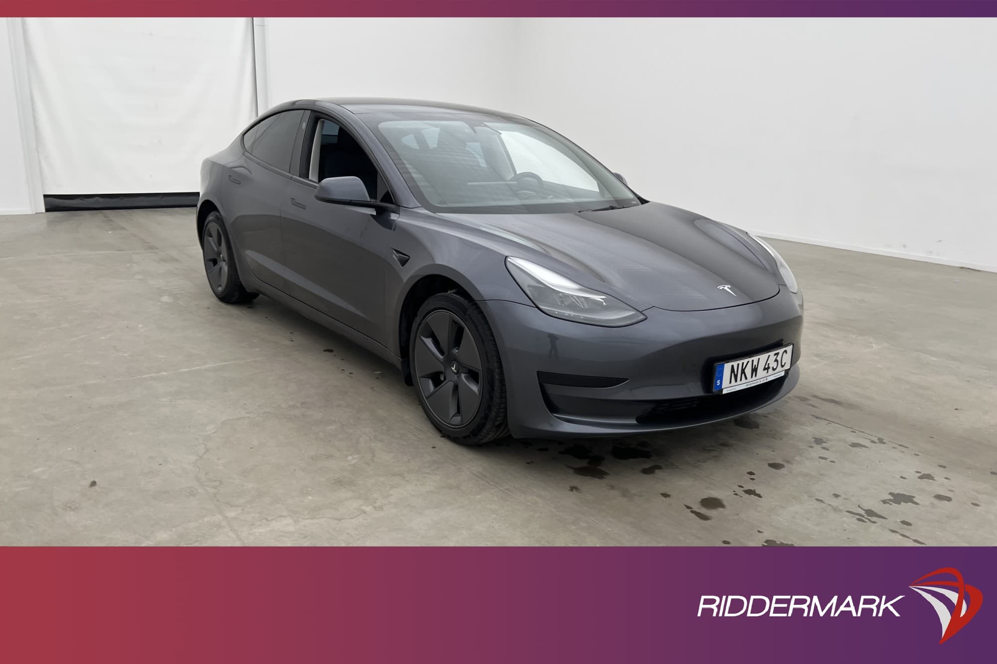 Tesla Model 3 Standard Range Plus Panorama Svensksåld