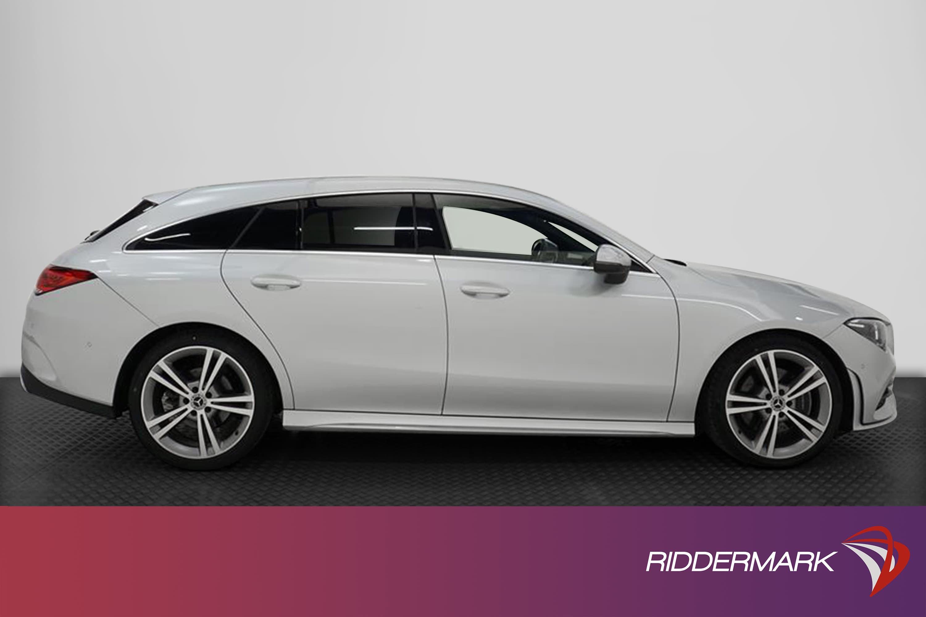 Mercedes-Benz CLA 200 d 150hk AMG Widescreen Pano Navi B-Kamexteriör
