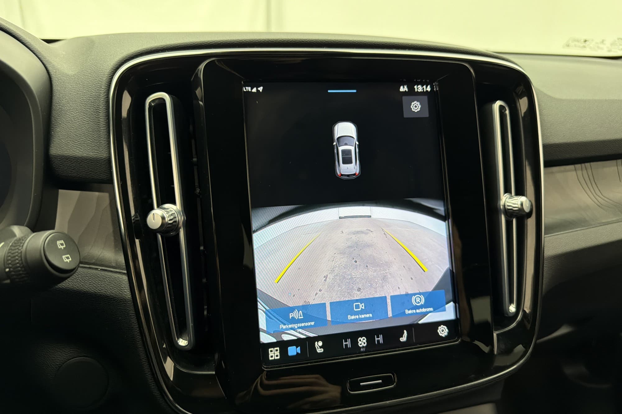 Volvo XC40 Recharge Twin motor 408hk Core Kamera Värm MOMS