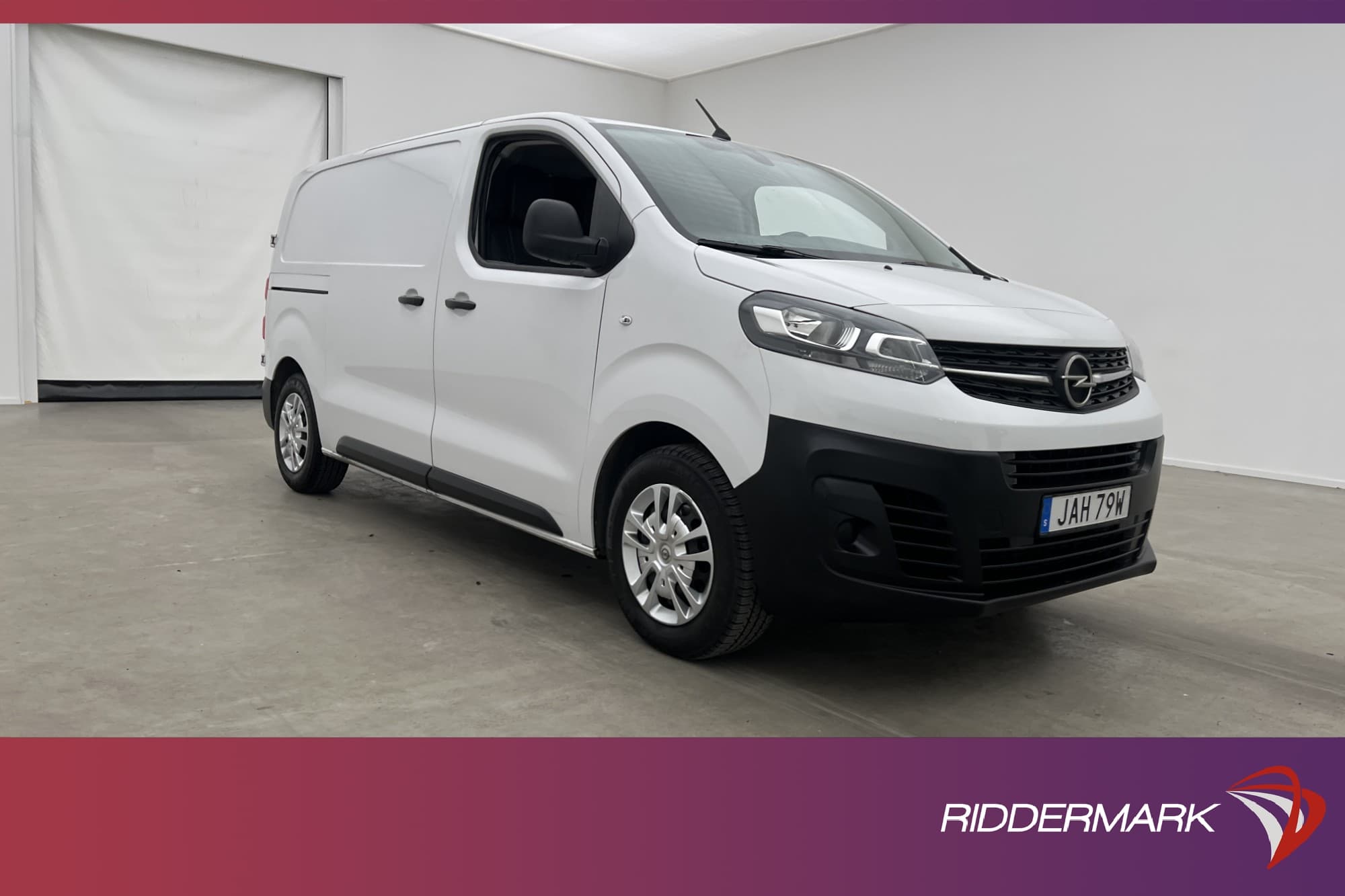 Opel Vivaro L2 Värmare Drag V-inredd CARPLAY B-Kamera Moms