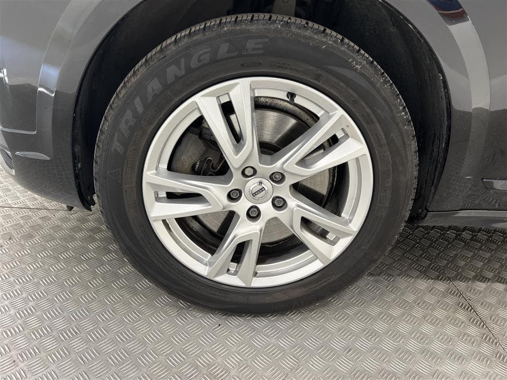 Volvo V90 D4 Cross Country AWD Pro VOC Värmare Navi HUD Drag