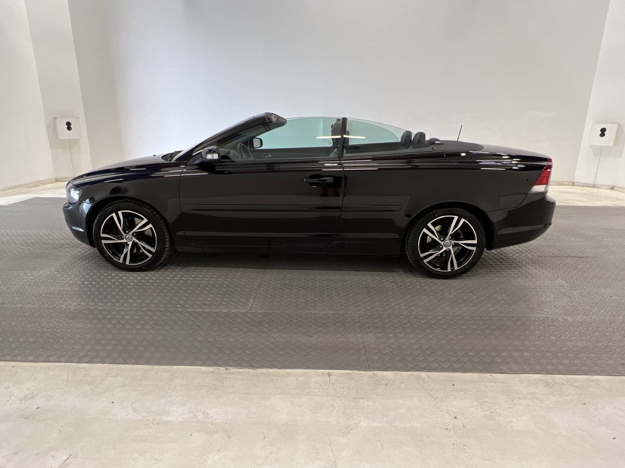 Volvo C70 2.4 Cabriolet Motorvärmare Skinnklädsel Välservad