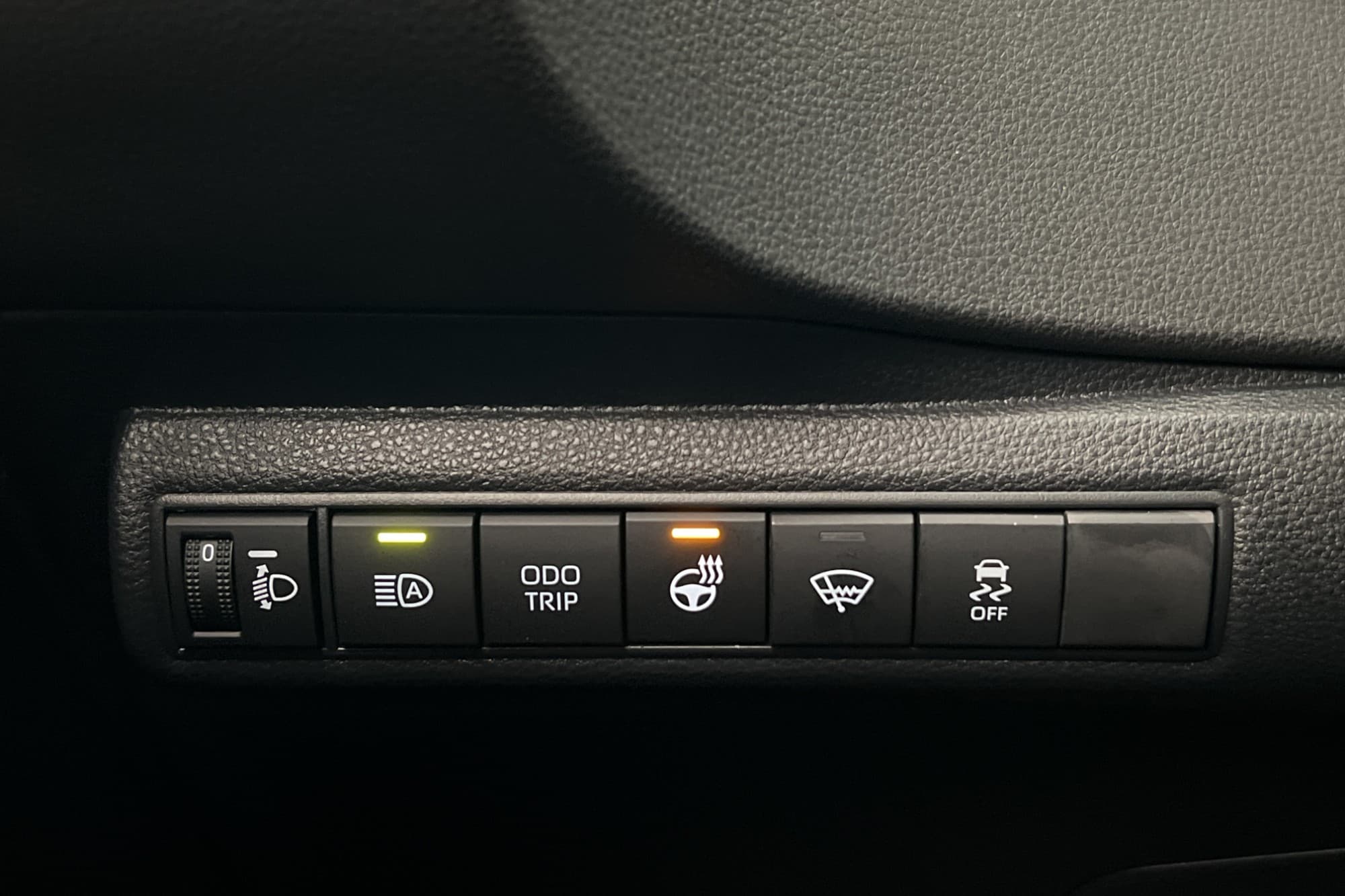 Toyota Corolla Hybrid e-CVT Kamera Adapt-fart Navi Rattvärme